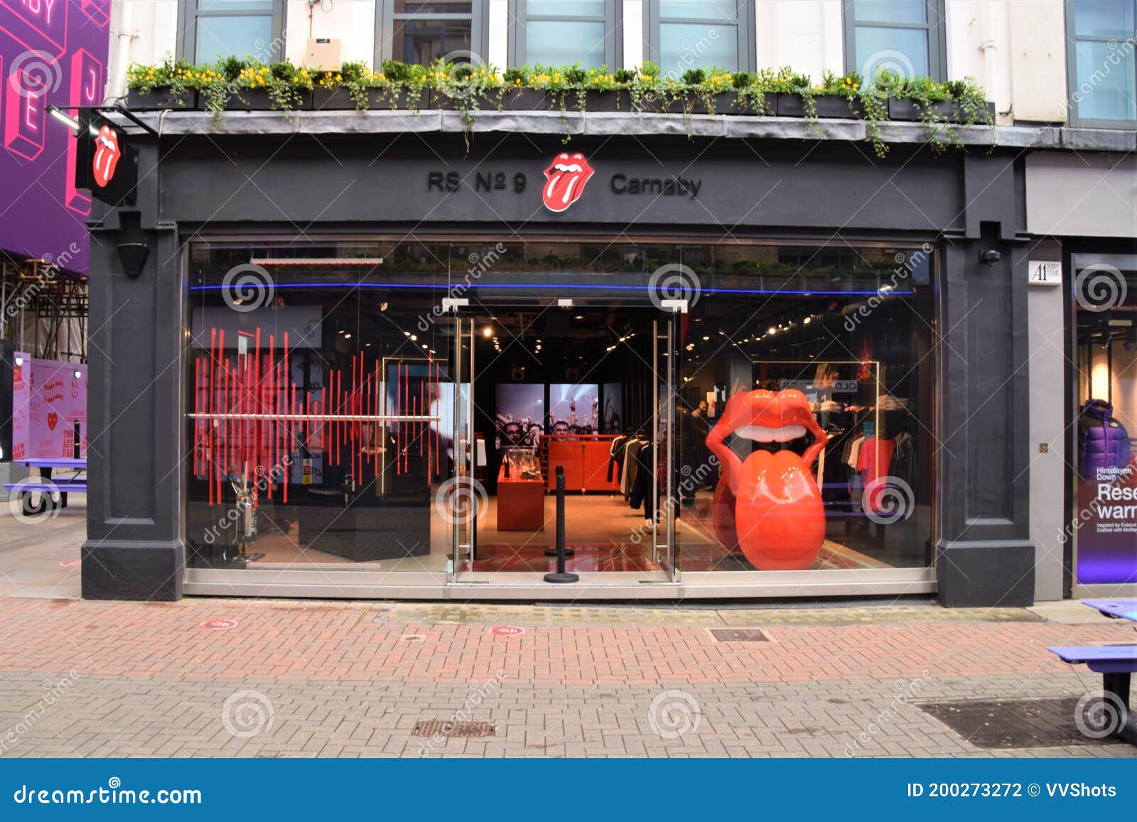 Rolling Stones Shop Exterior, Carnaby Street, London Editorial Photography  - Image of roll, shop: 200273272