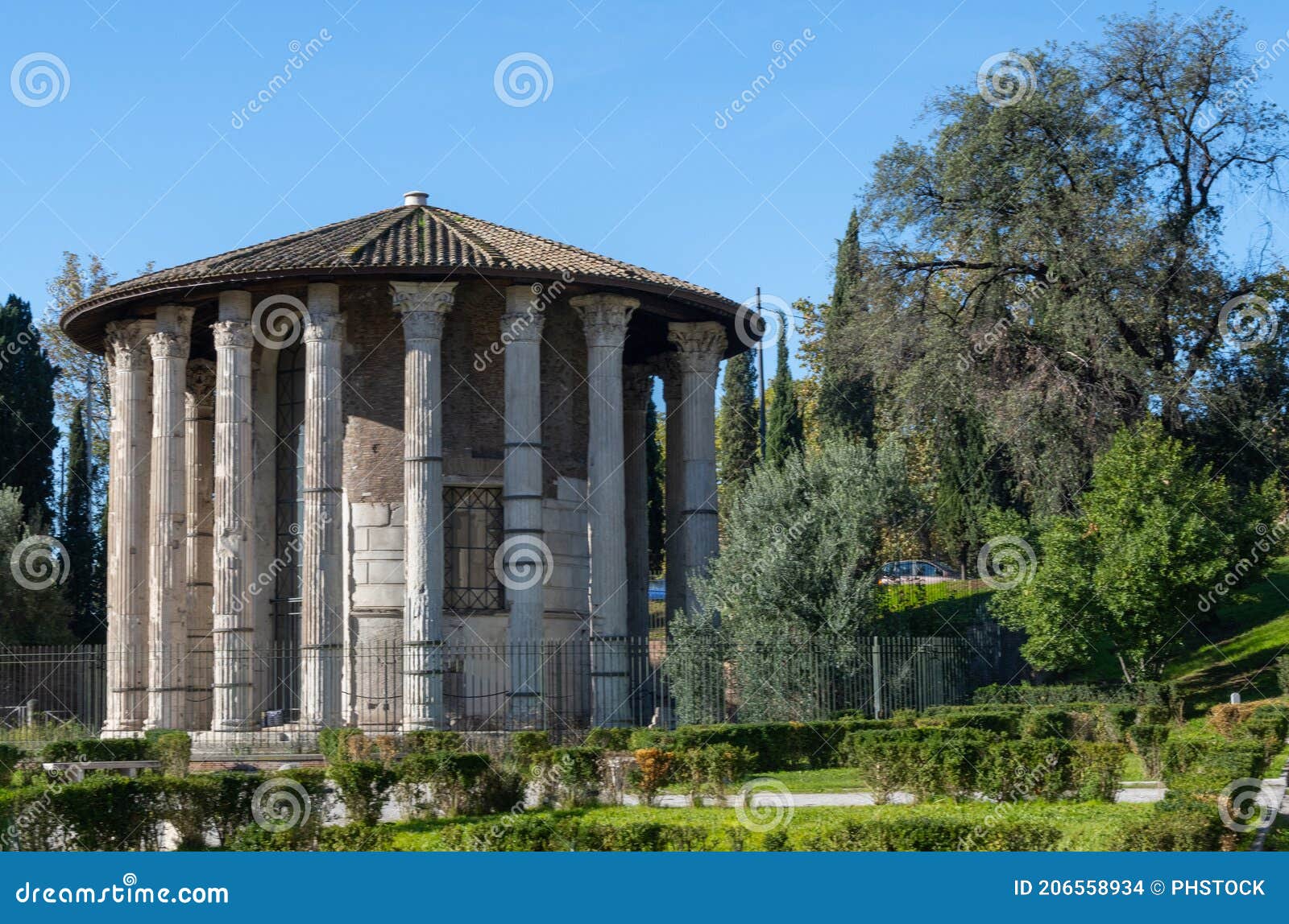 roma, tempio di ercole il vincitore nel foro boario