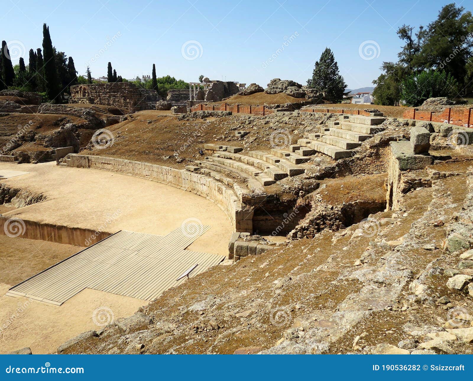 the roman amphitheater (anfiteatro de mÃÂ©rida) in merida, spain