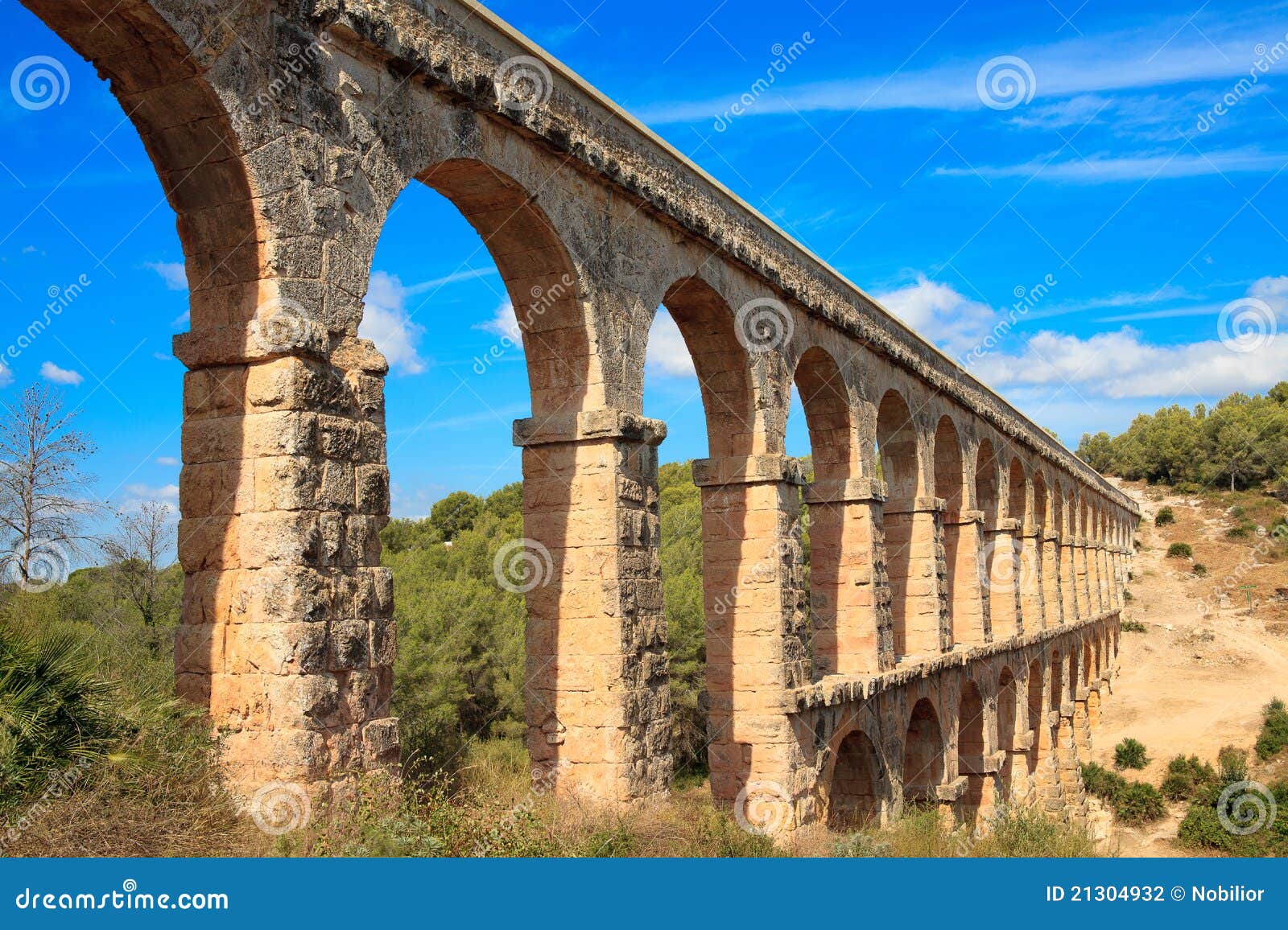 Roman Aqueduct Stock Photography Image 21304932