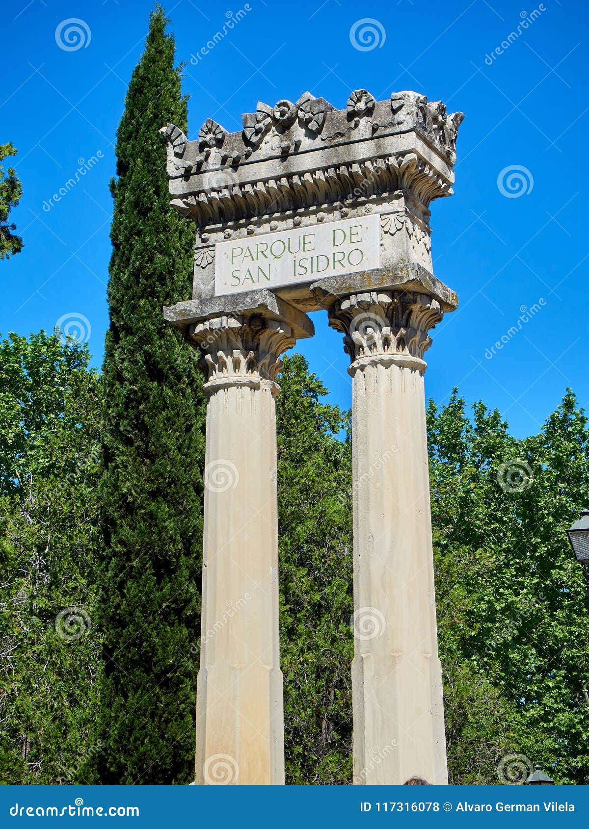 roman colonnade in main entrance to parque de san isidro.