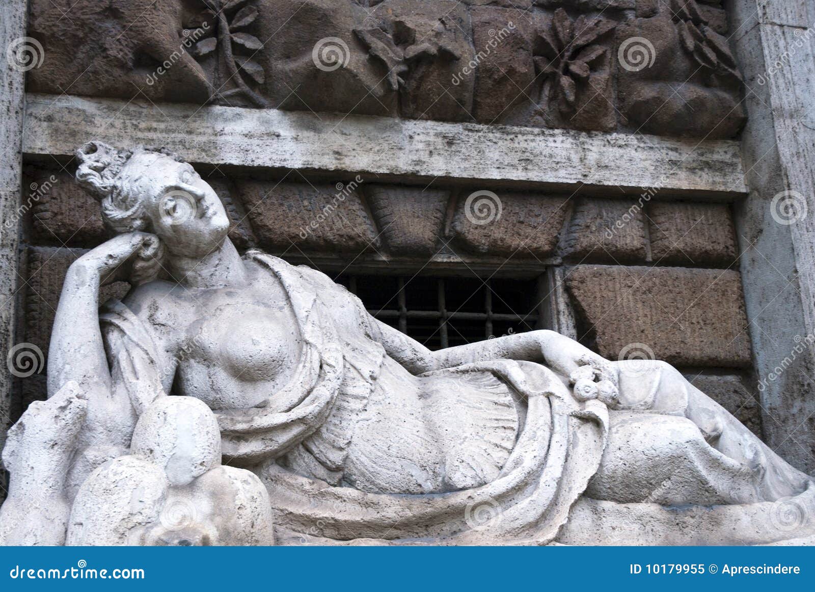 Roman female statue stock image. Image of divine, mythology 10179955