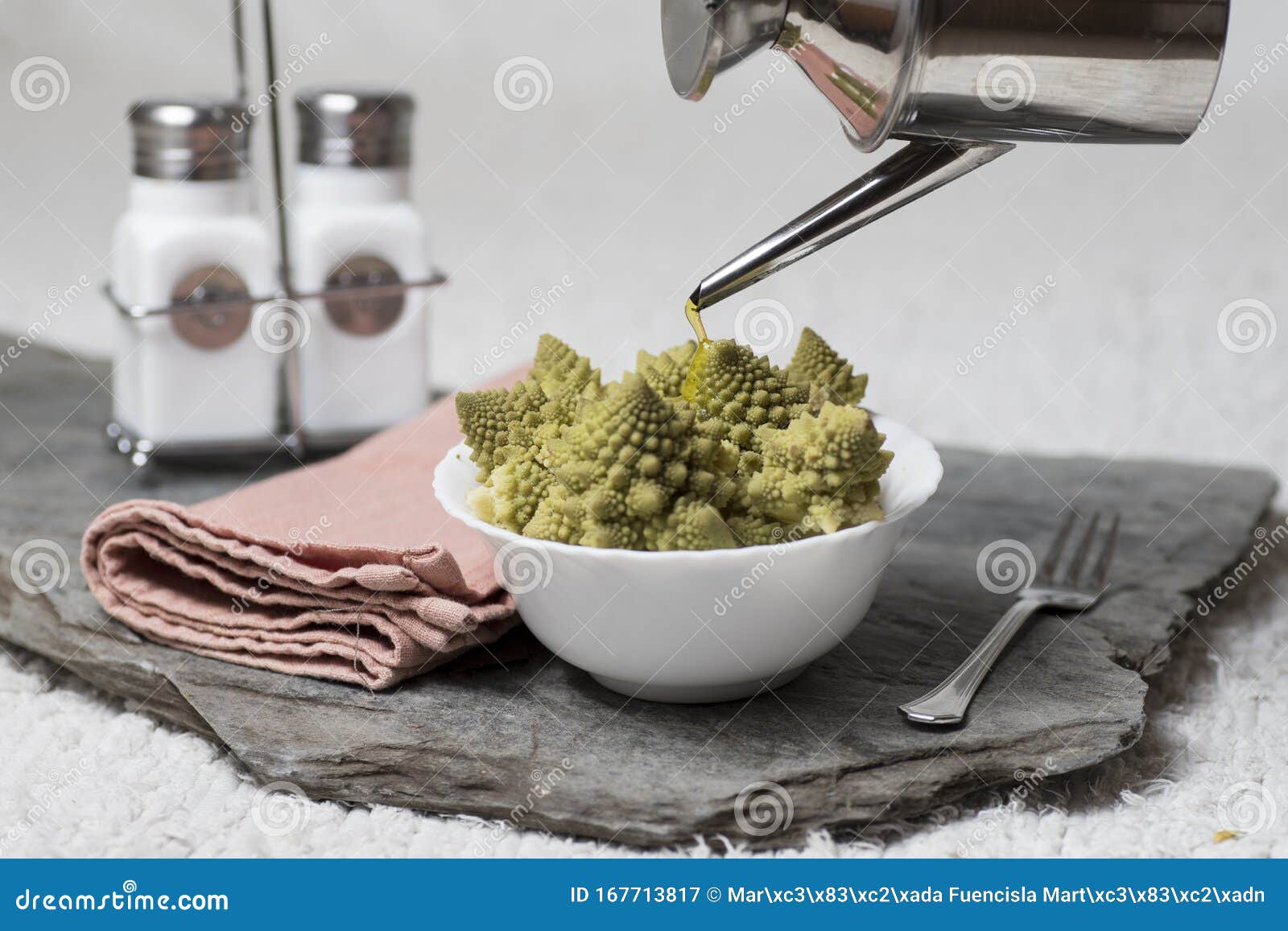 romanesco brecol in preparation to be cooked