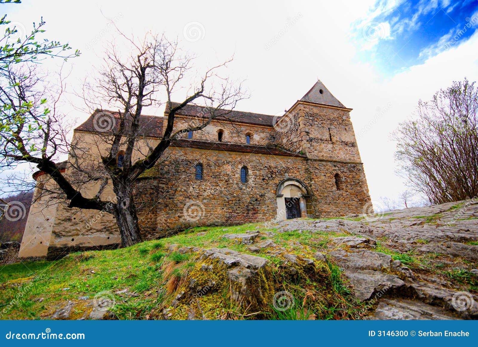 romanesque church in romania