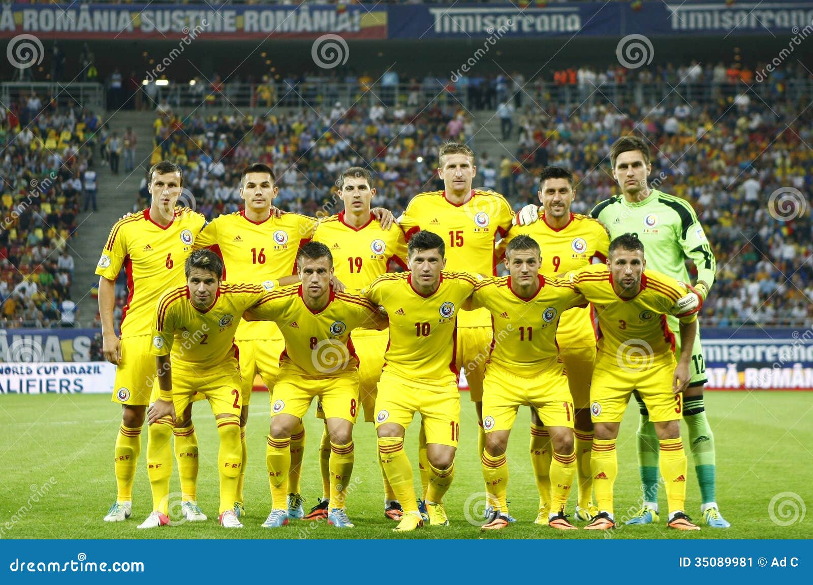 Romania football team editorial photo. Image of happiness - 35089981