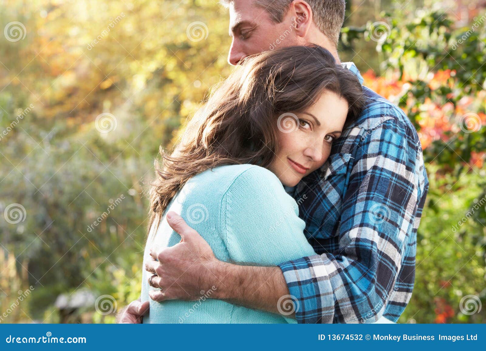 lovers embrace lovers embrace