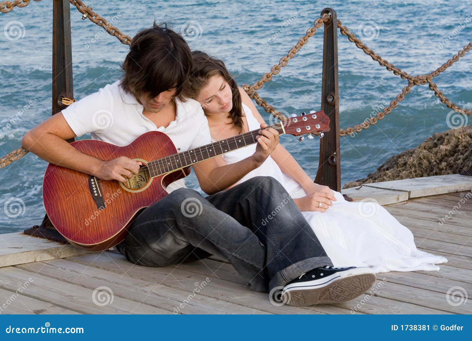 romantic couple with guitar