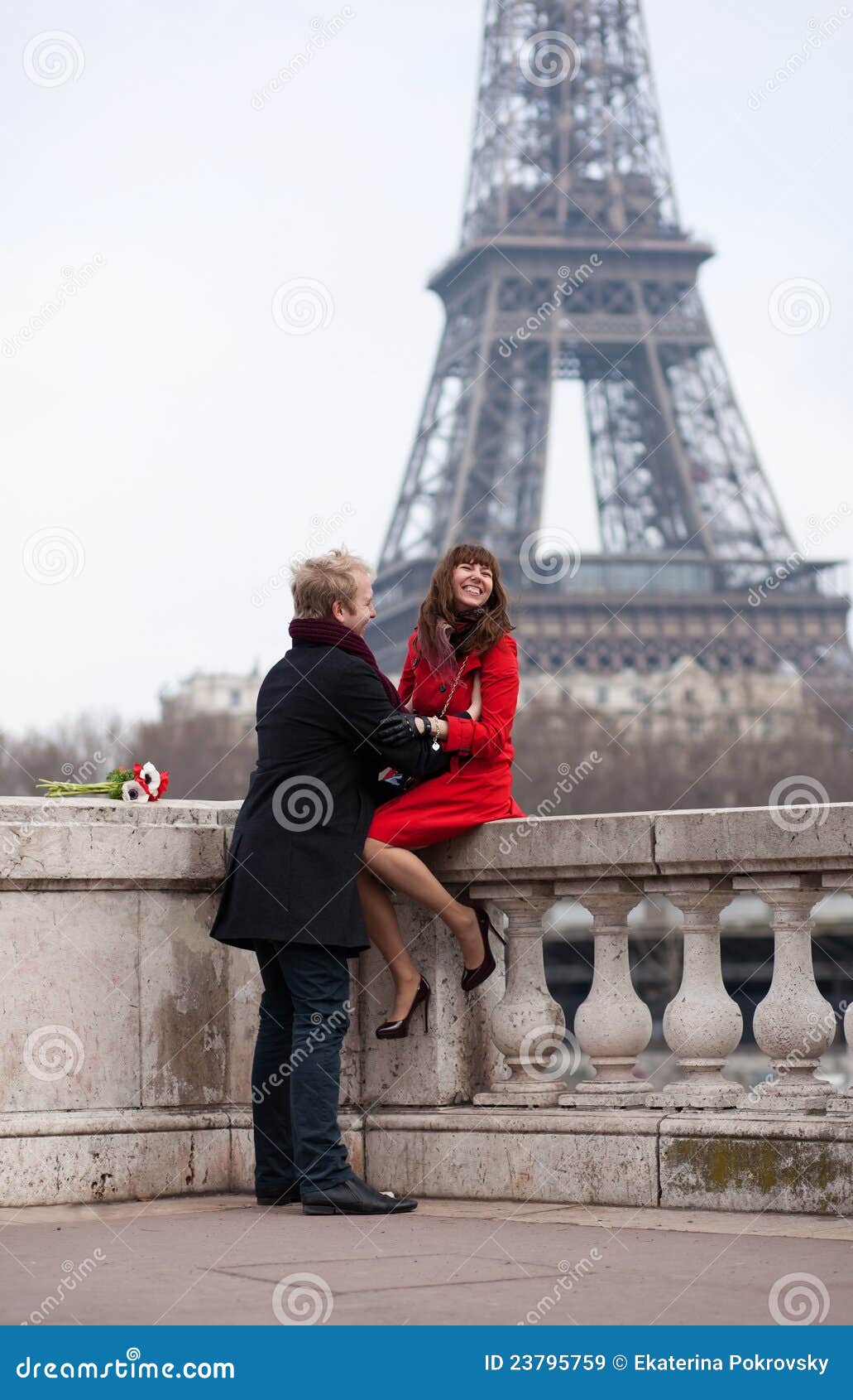 Featured image of post Foto Romantica Torre Eiffel - Trova e scarica risorse grafiche gratuite per torre eiffel.