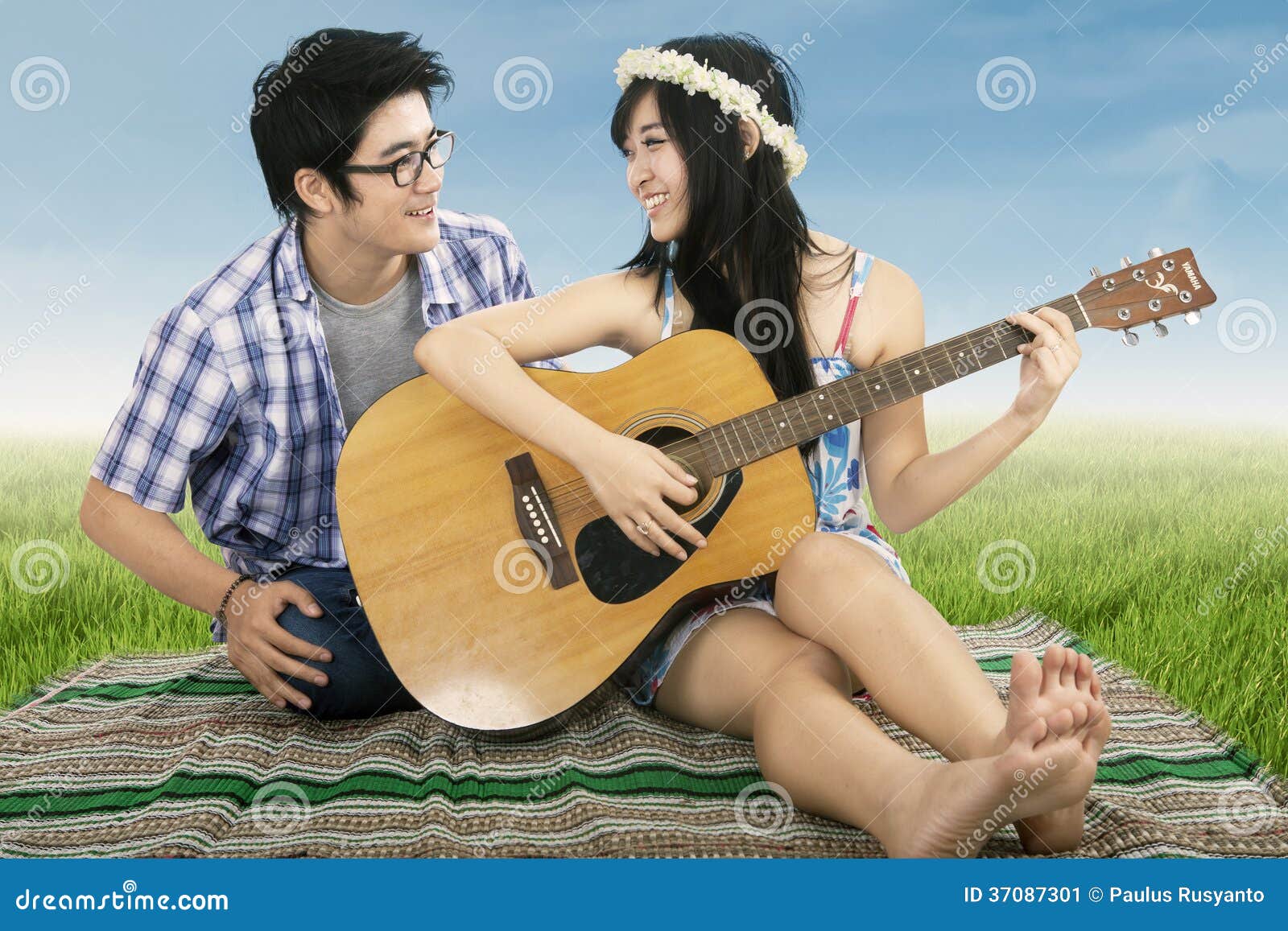 Romantic Couple Guitar Stock Photos and Images - 123RF