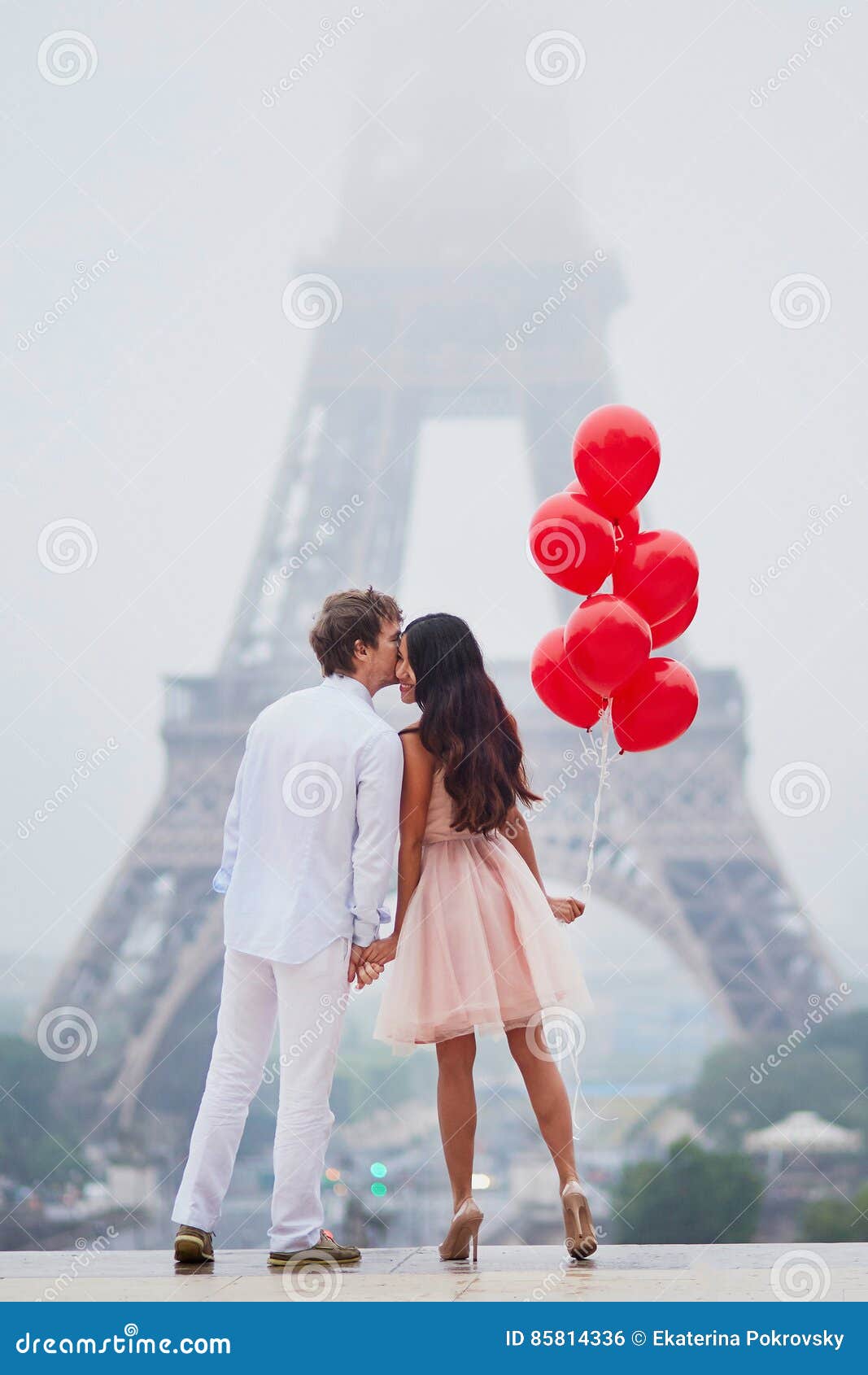 Romantic Couple with Red Balloons Together in Paris Stock Photo ...
