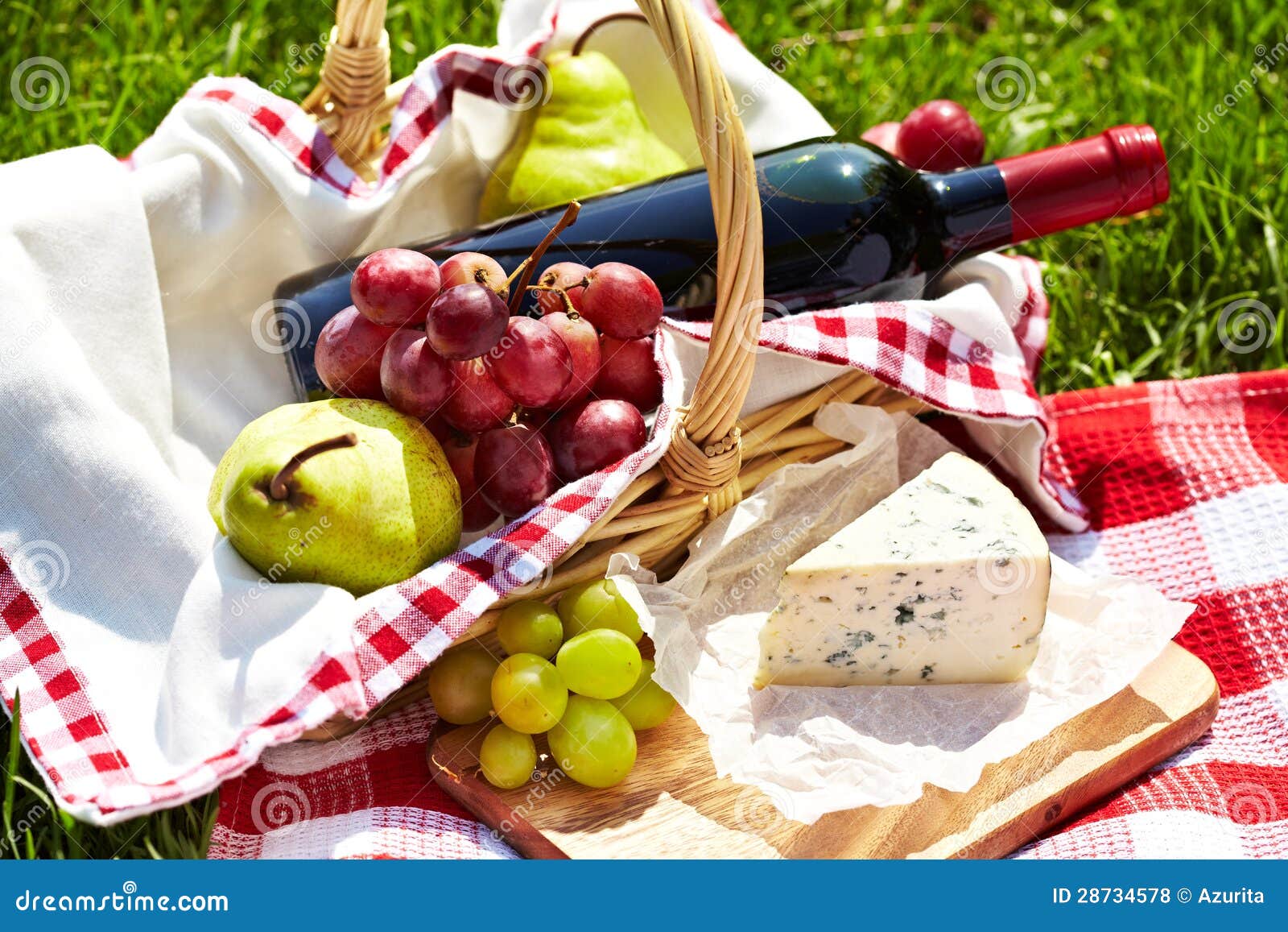 Romantic picnic basket stock photo. Image of grape, bottle 28734578