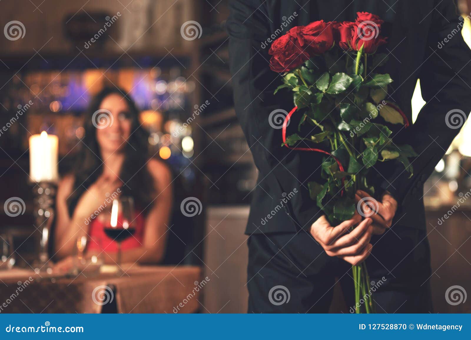 romantic surprise in the restaurant