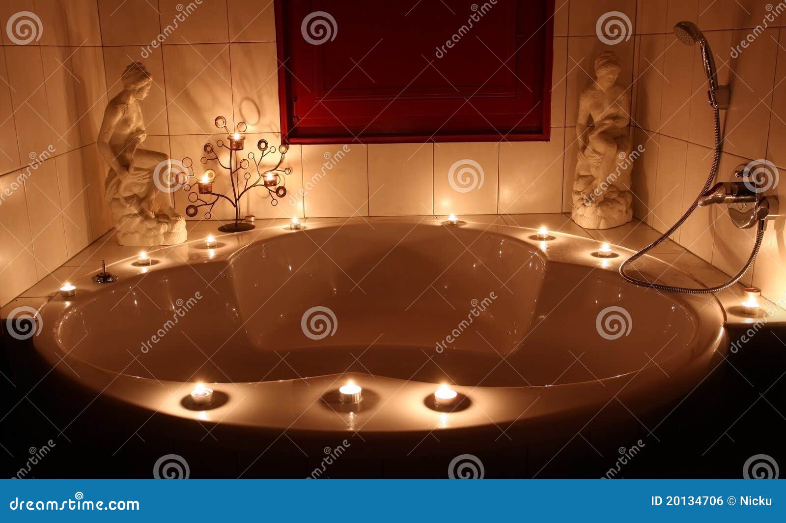 Romantische Badewanne Stockfoto Bild Von Luxus Sonderkommandos