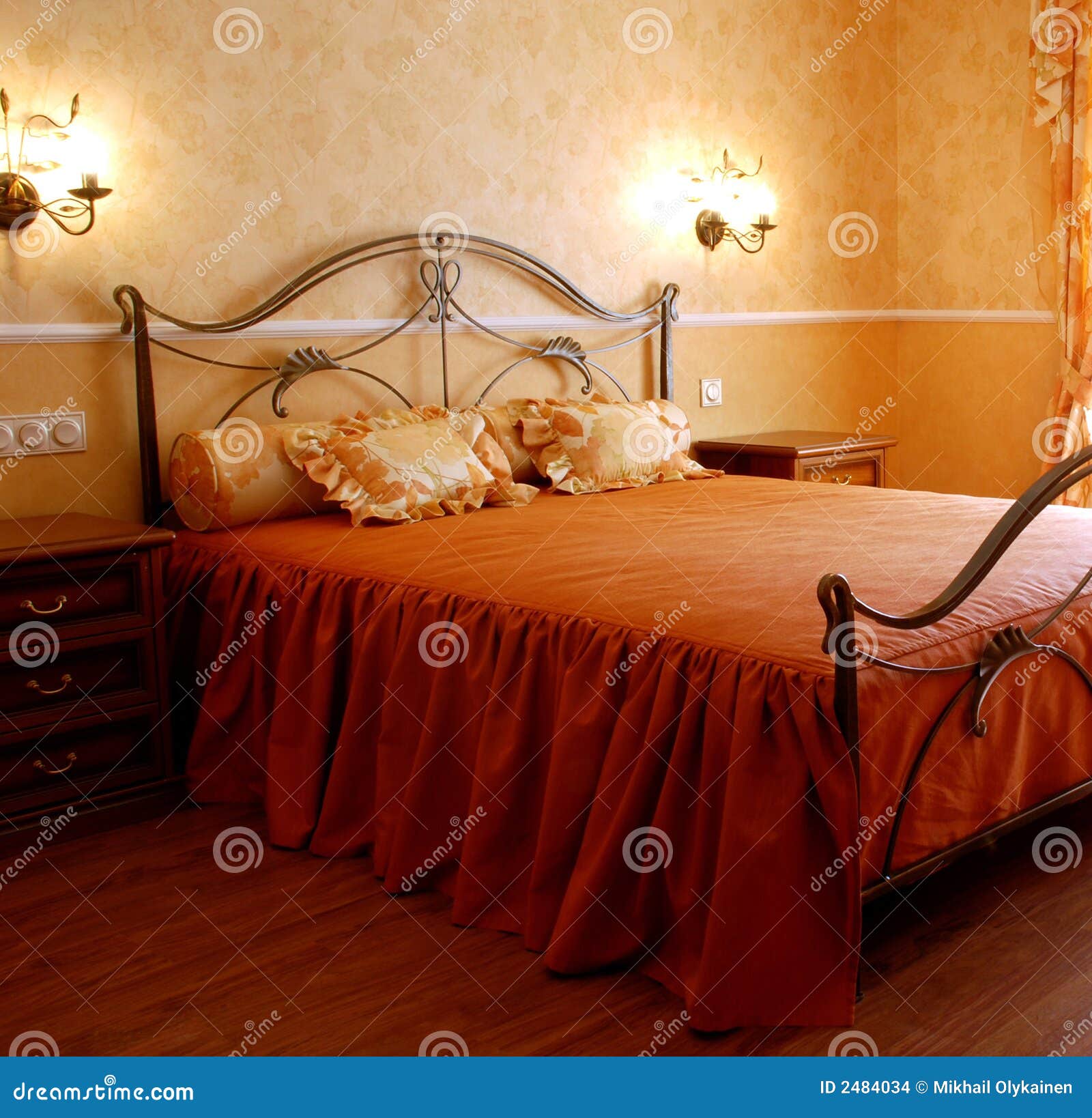 Romantisches Schlafzimmer Stockfoto Bild Von Sconce Schlafzimmer 2484034