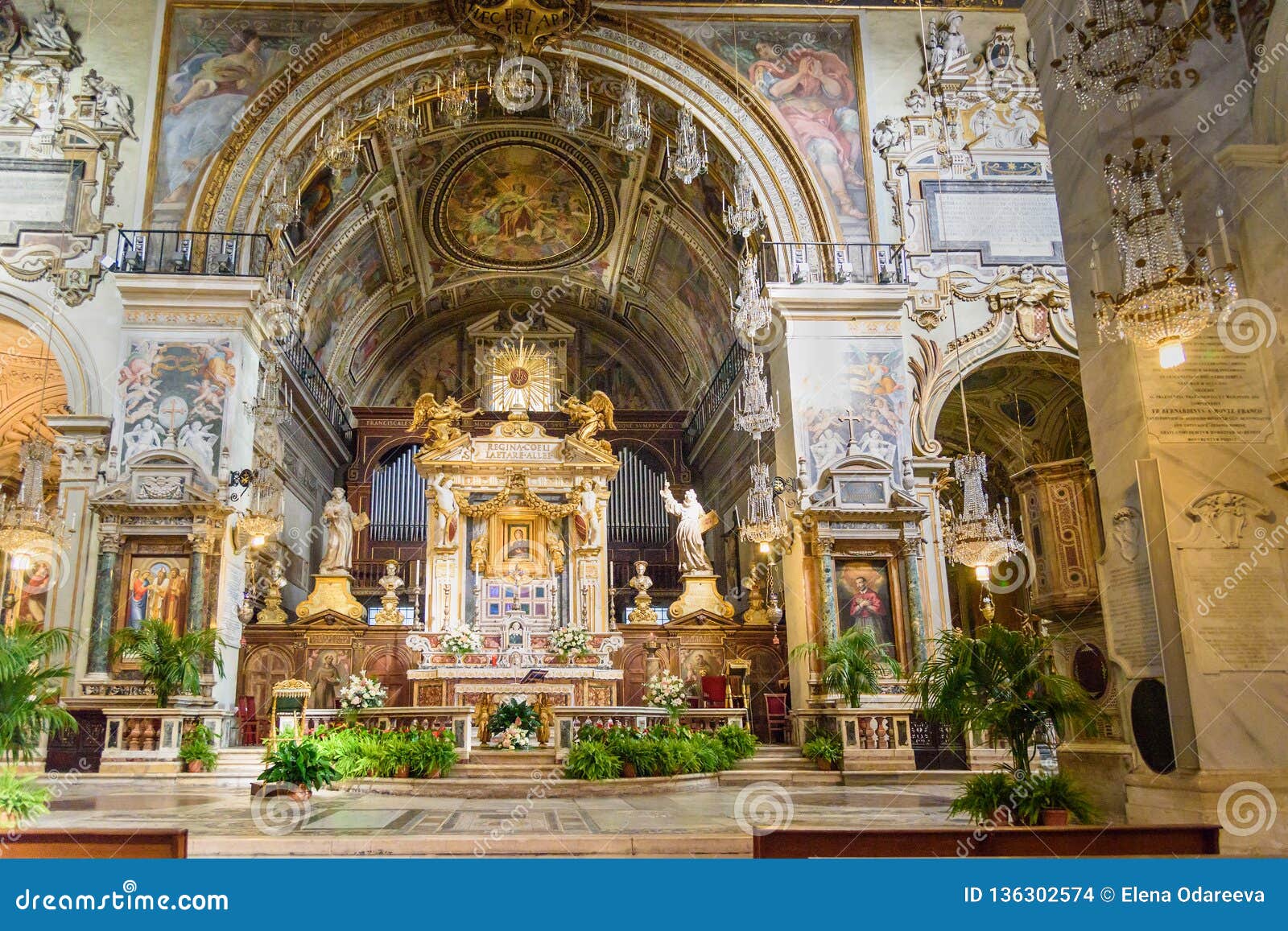 Interior of Basilica Di Santa Maria in Rome. Italy Editorial Stock Image - Image of roma: 136302574