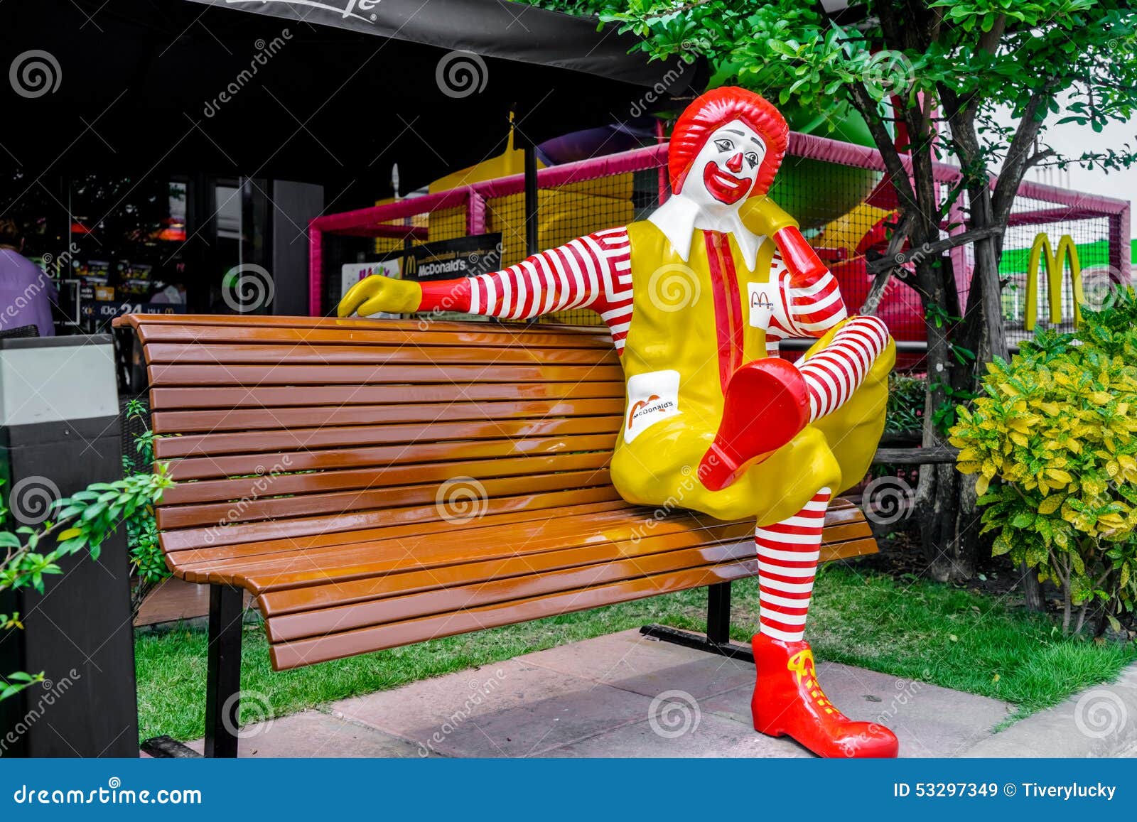 Ronald Mcdonald Character Editorial Stock Image Image Of Emblem 53297349