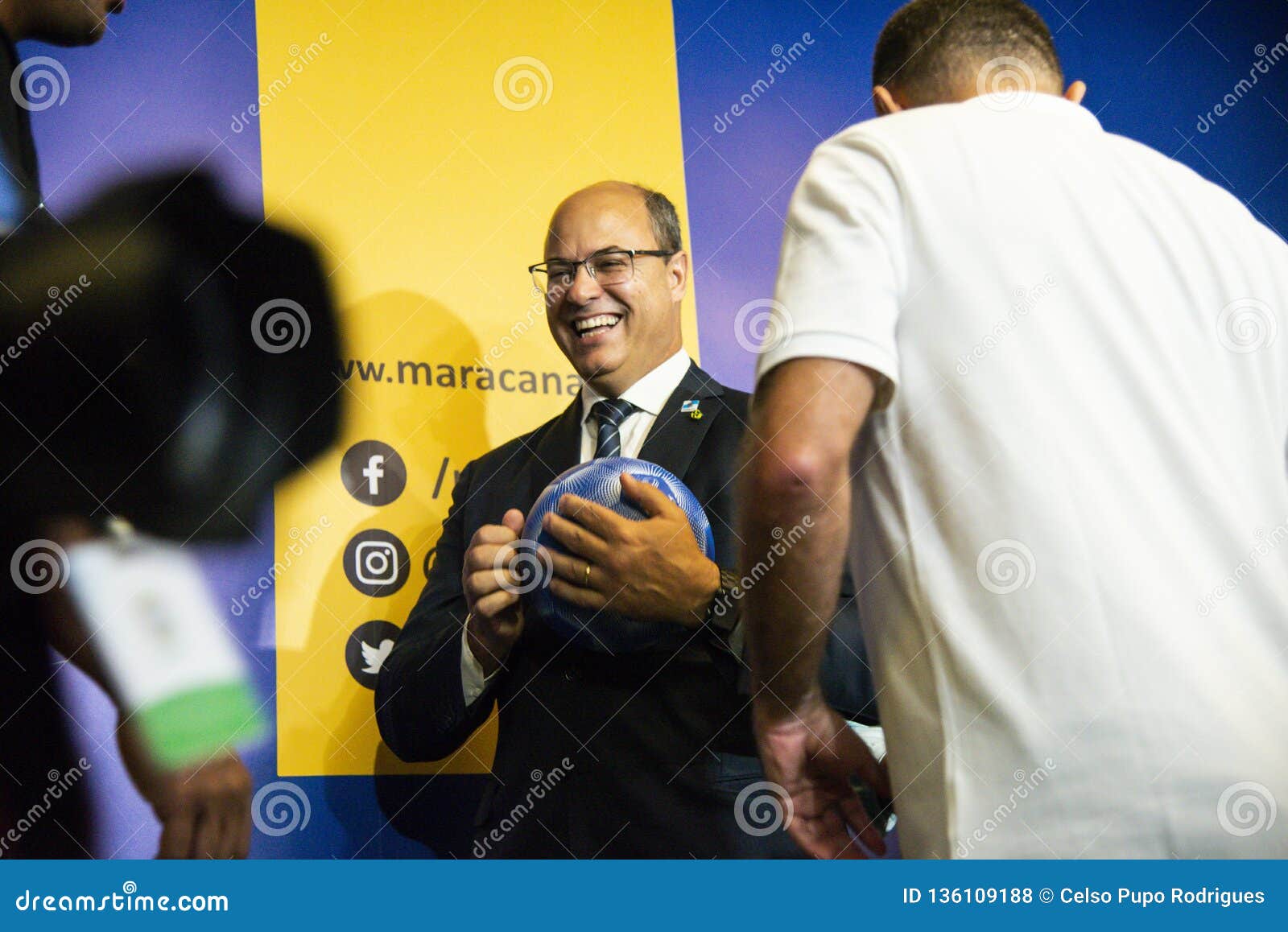 Ronaldinho Gaucho Makes Mold of the Feet To Be Eternalized Editorial Stock  Photo - Image of activity, sport: 136109233