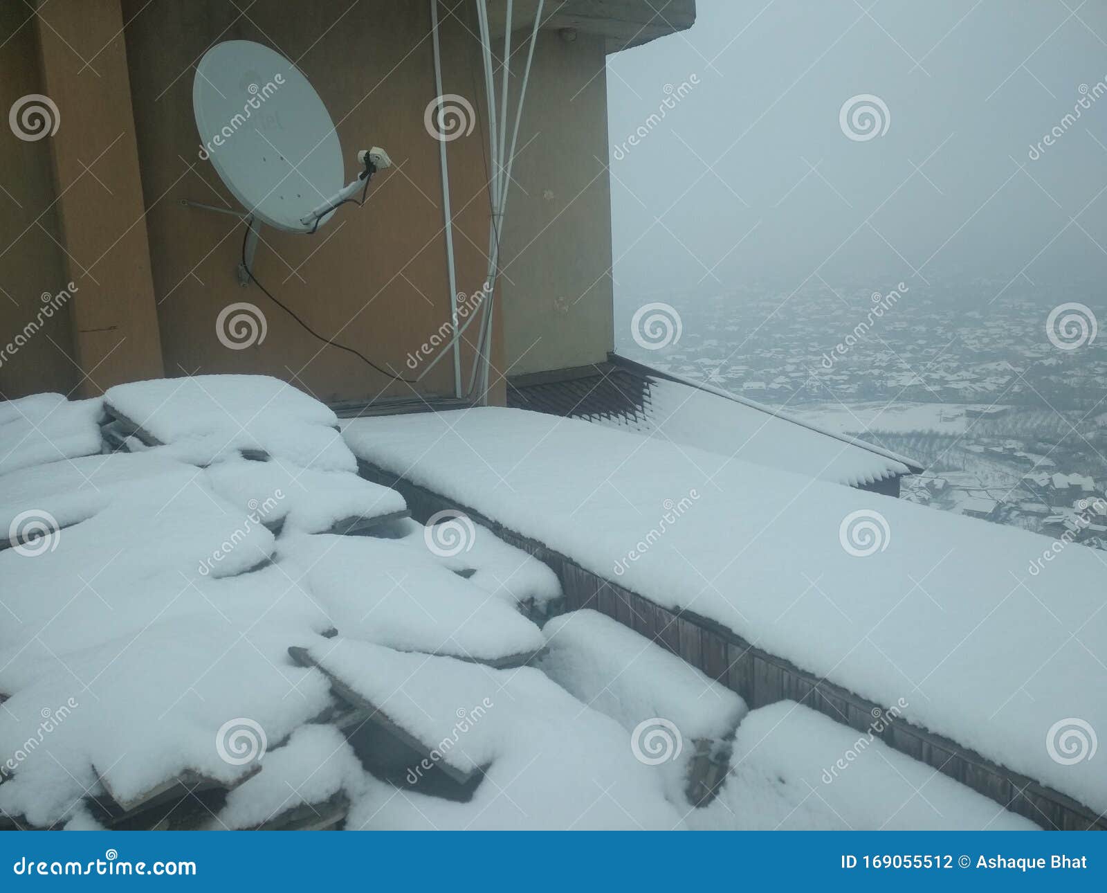 roof tower dish snow in valley kashmir