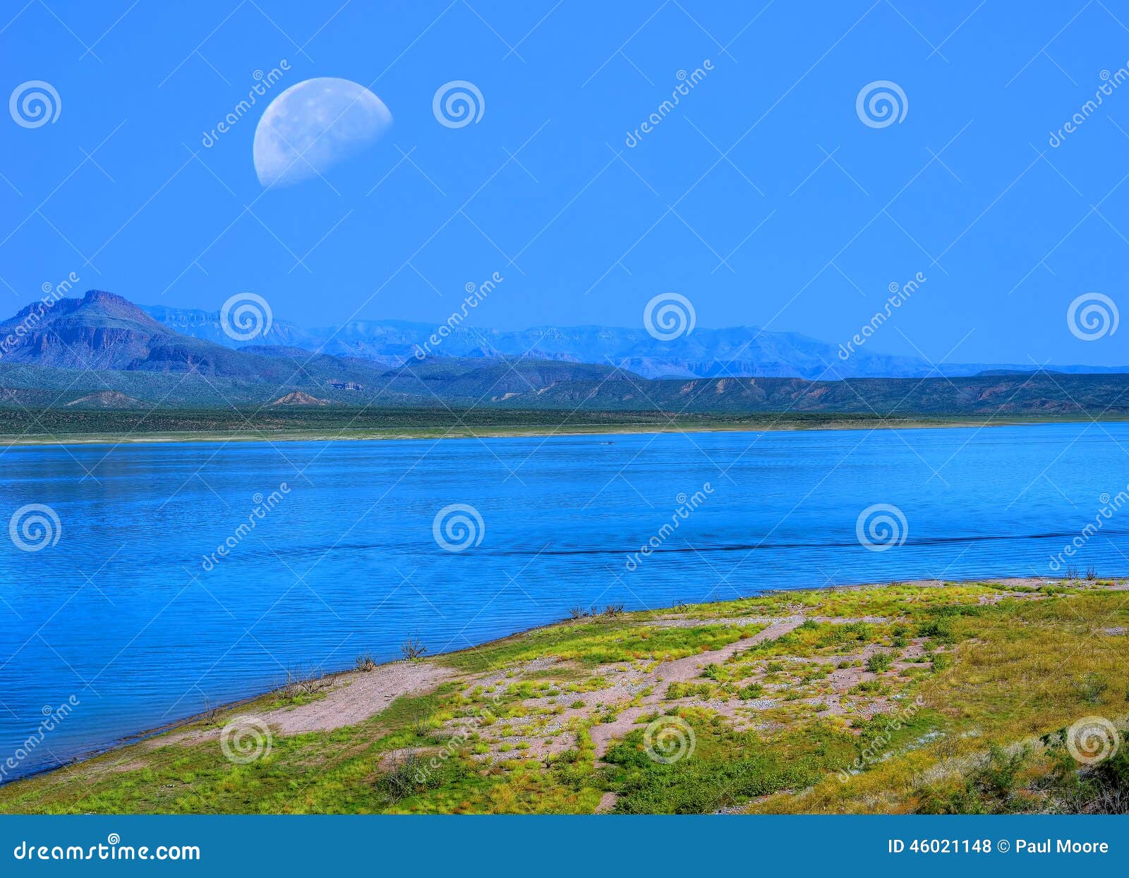 Roosevelt Lake and Moon stock photo. Image of landscape 46021148