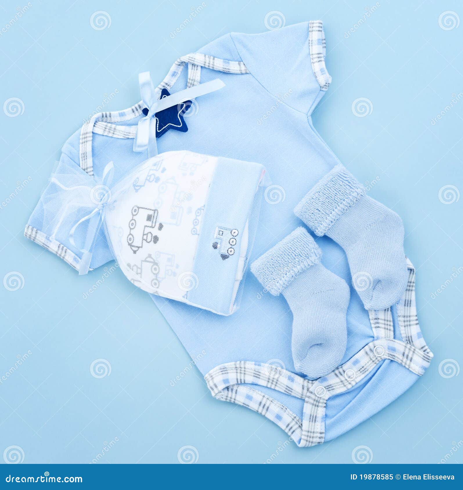 Ropa Del Bebé Azul Para El Muchacho Infantil Imagen de archivo - Imagen de  regalo, manera: 19878585