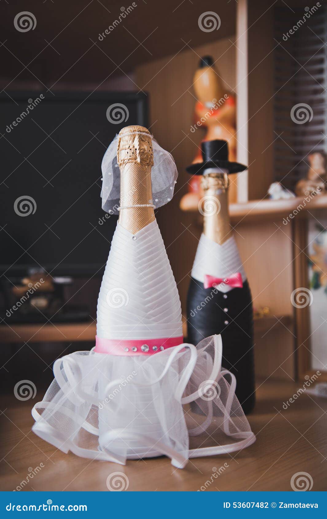 Ropa Las Botellas 1685 Foto de archivo Imagen de boda, juego: 53607482