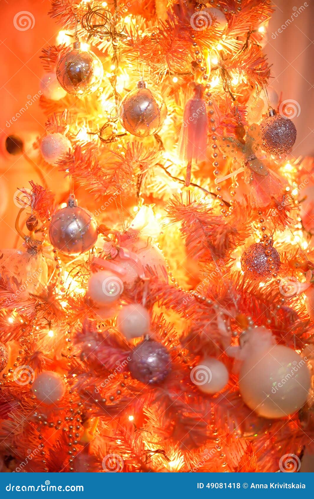 orange julgran Rosa och orange julgran arkivfoto. Bild av fira, boris   49081418