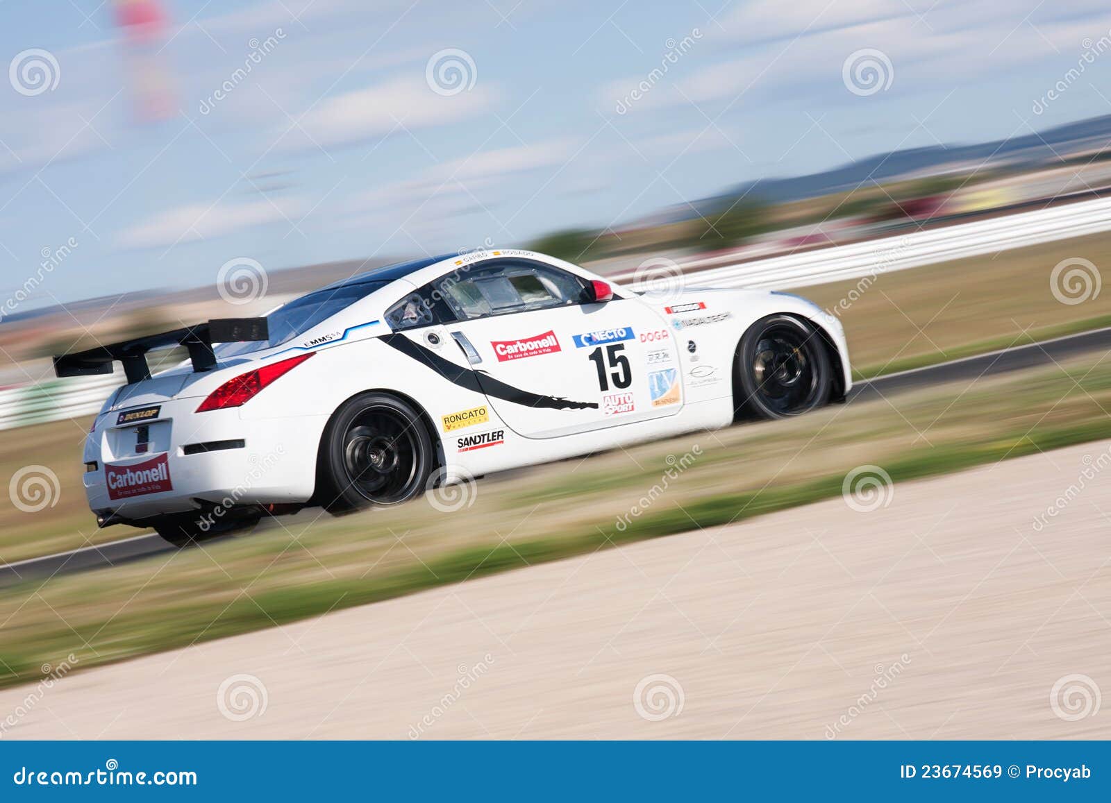 Rosado van Manuel. ALBACETE, SPANJE - JUN 5: Spaanse bestuurders manuel rosado in de auto van Nissan 350Z, in de weerstandskop van Spanje, op 5 juni, 2011, in Albacete, Spanje