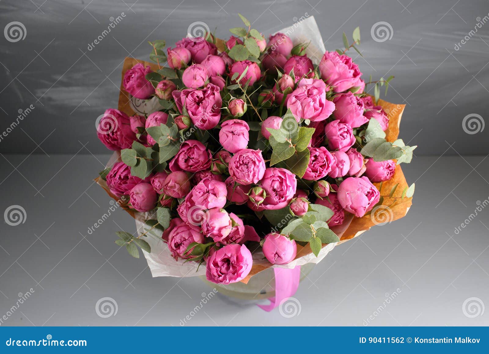 Rose Peony Misty Bubbles Bouquet Flowers Of Pink Roses In Glass Vase