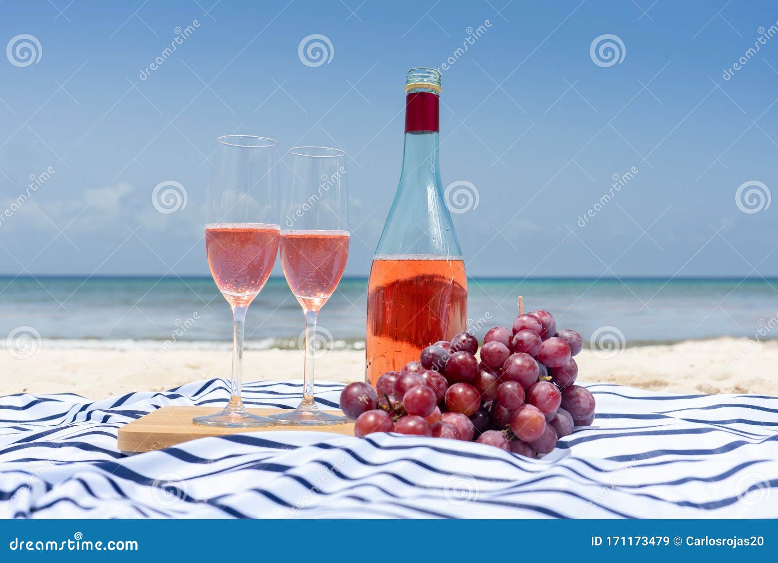 Rose wine at the beach stock image. Image of party, glasses 171173479