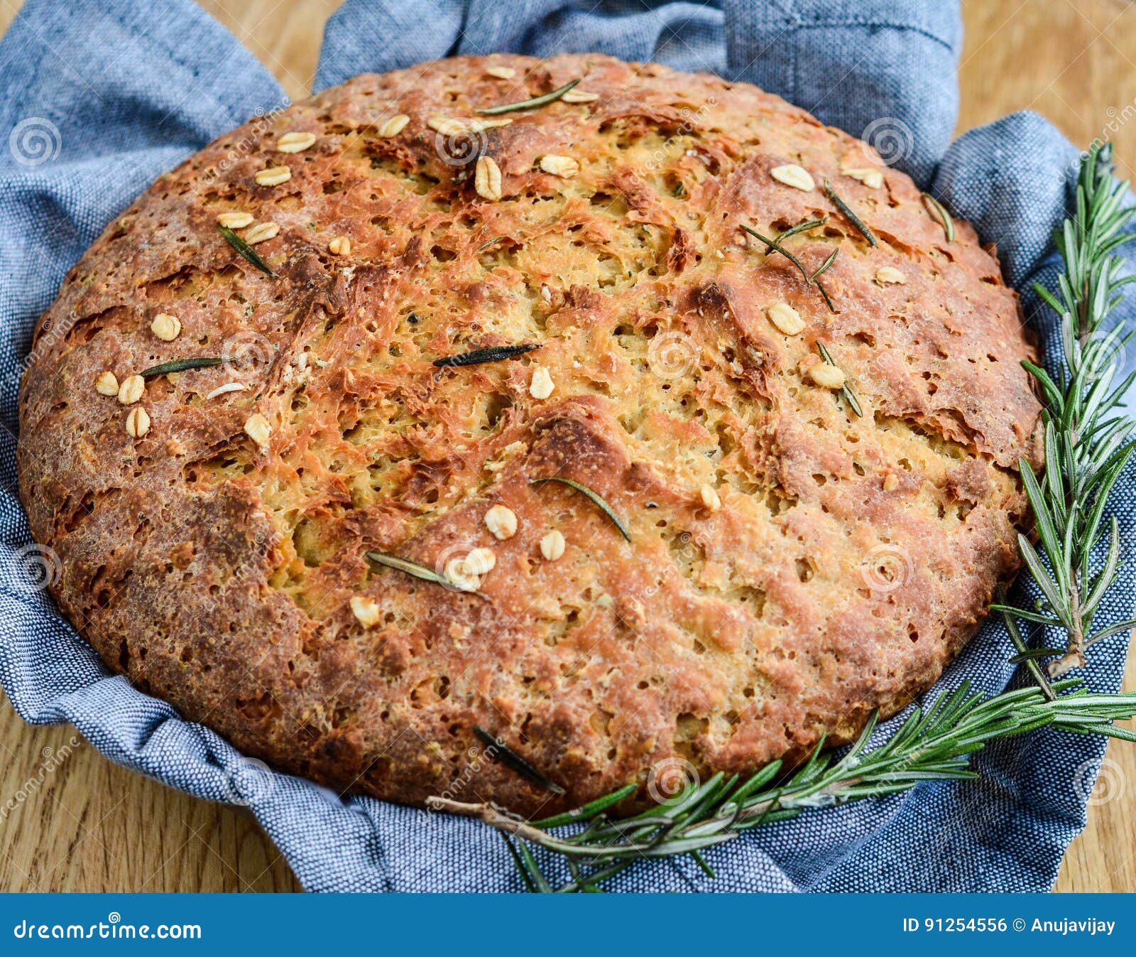 Rosemary- Und Knoblauch-Brot Stockfoto - Bild von butter, braun: 91254556