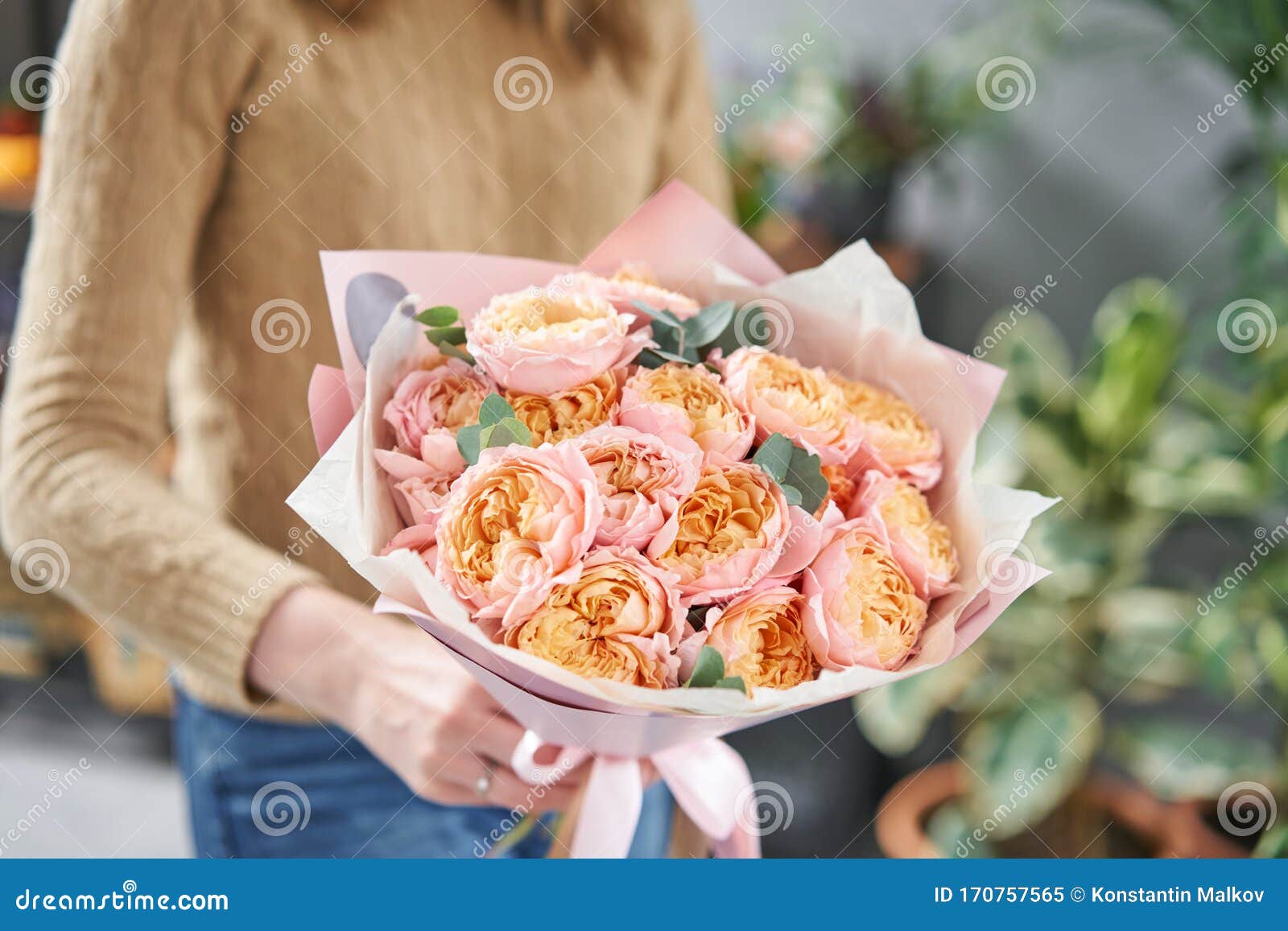 Roses of Peach Color. Beautiful Bouquet of Mixed Flowers in Womans Hands  Stock Image - Image of gift, flower: 170757565