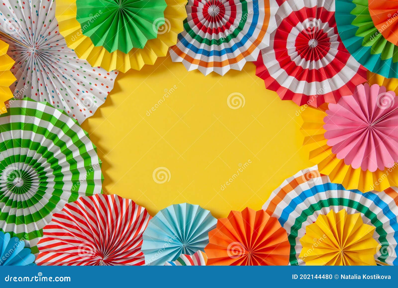 Decoración colorida de guirnaldas para carnaval, vacaciones, cumpleaños y  festivales.