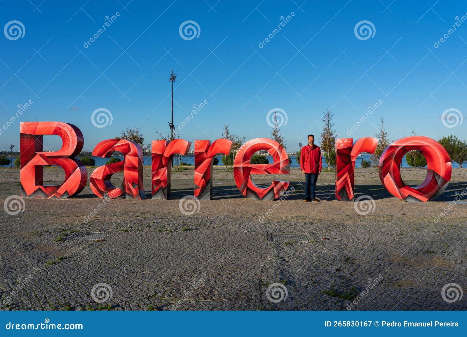 Rote 3D-Buchstaben Zur Bezeichnung Der Stadt Barreiro, Deren