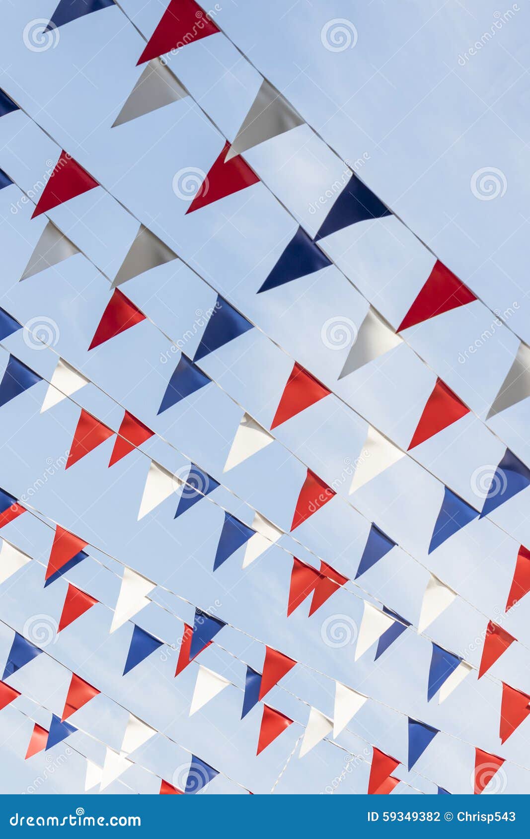 Rote Weisse Und Blaue Dreieckige Flagge Stockfoto Bild Von Dreieckige Rote