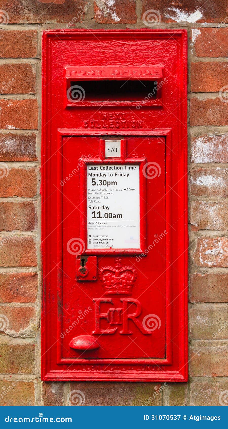 Roter Englischer Briefkasten Redaktionelles Stockfotografie Bild