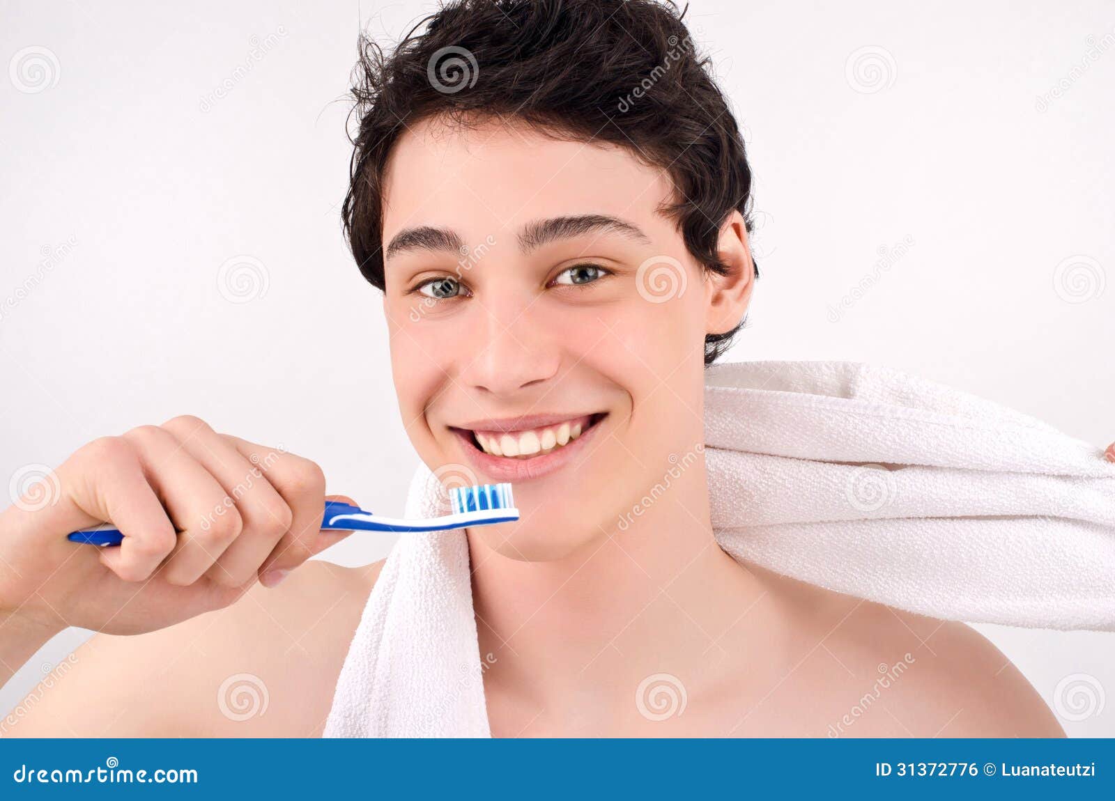 Rotina Da Manhã De Lavar Os Dentes. Foto de Stock - Imagem de perfeito,  oral: 31372776, image size:1600x1150