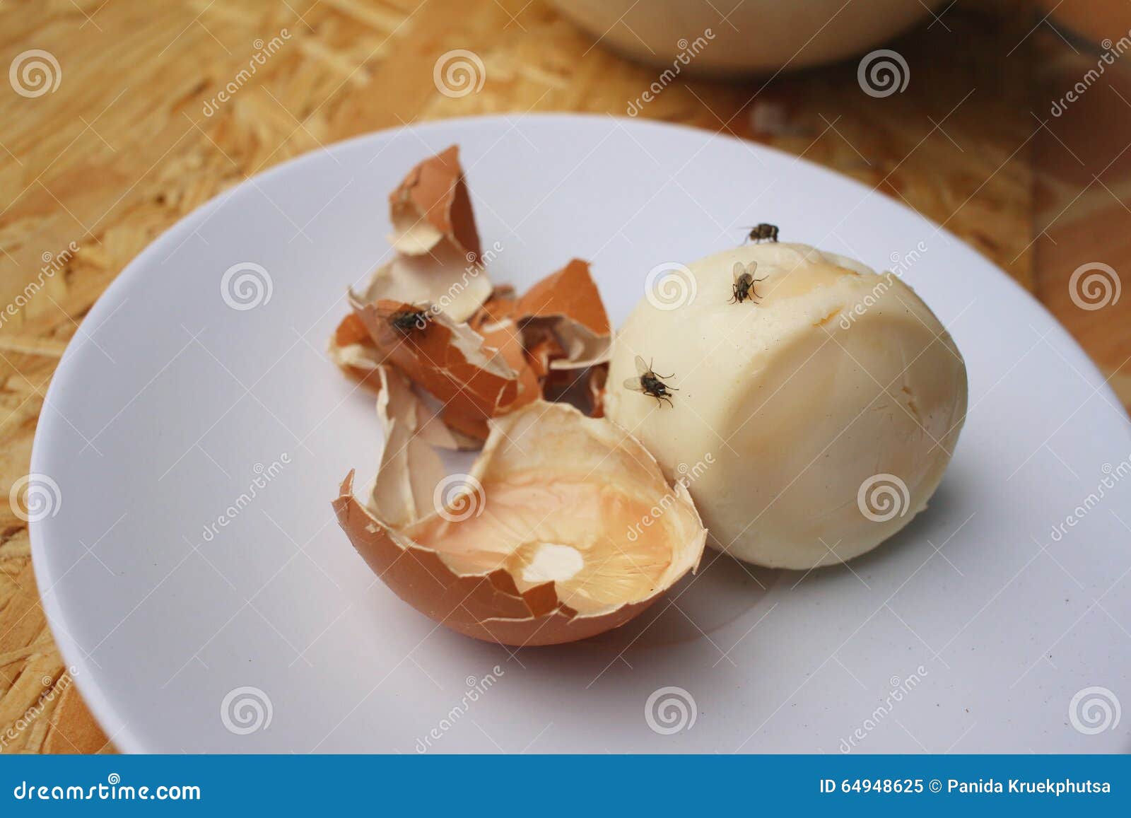 Rotten Egg in White Plate on Wood Background. Stock Image - Image of  chicken, detail: 64948625