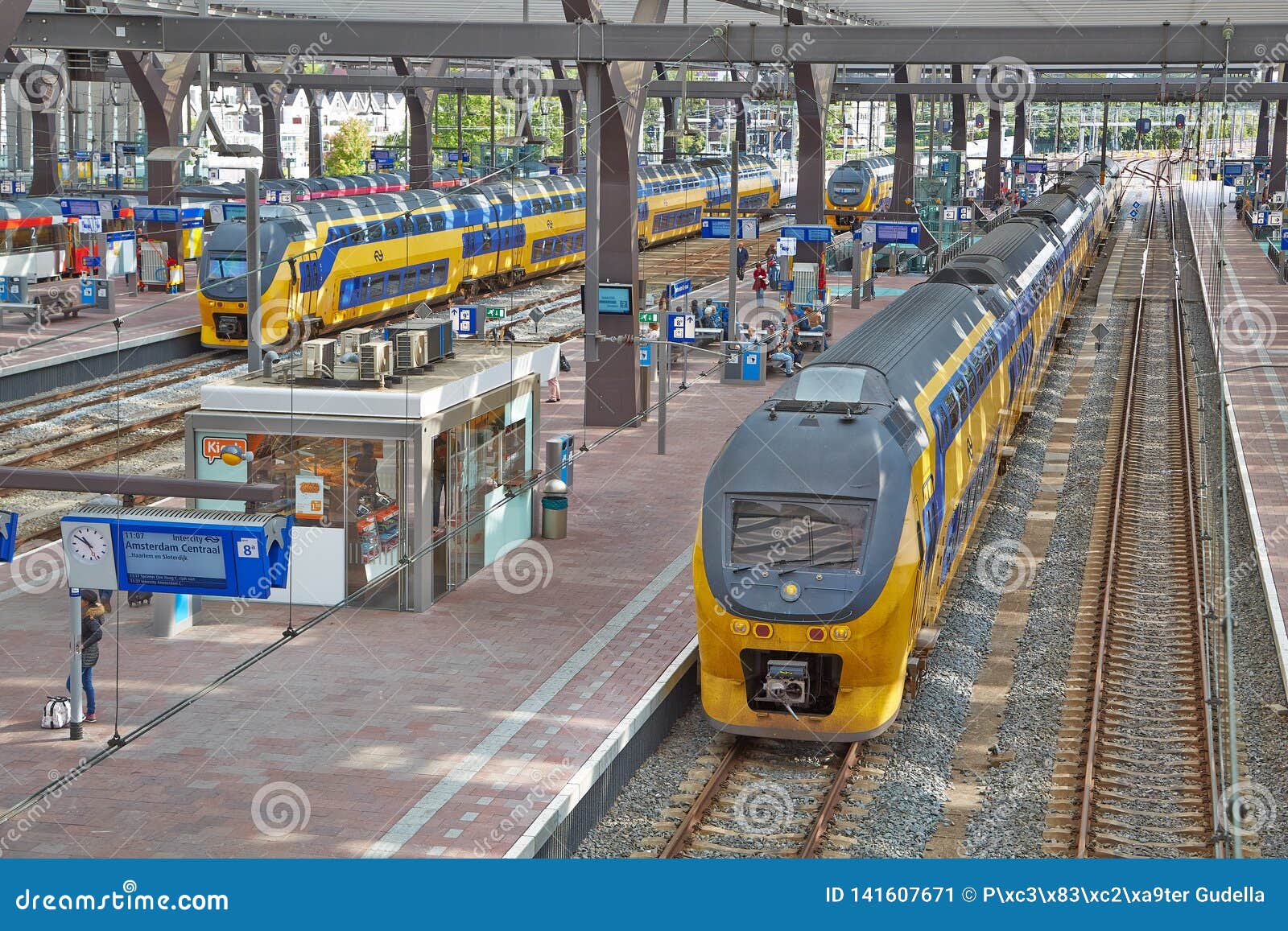 rotterdam-centraal-railway-station-netherlands-september-central-trains-platforms-has-efficient-network-141607671.jpg