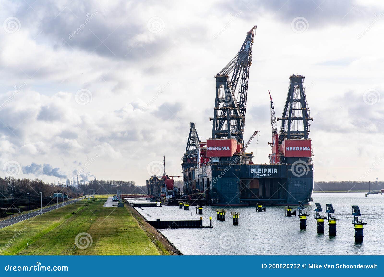 Contractors Port Stock Photos - Free & Royalty-Free Stock Photos from  Dreamstime