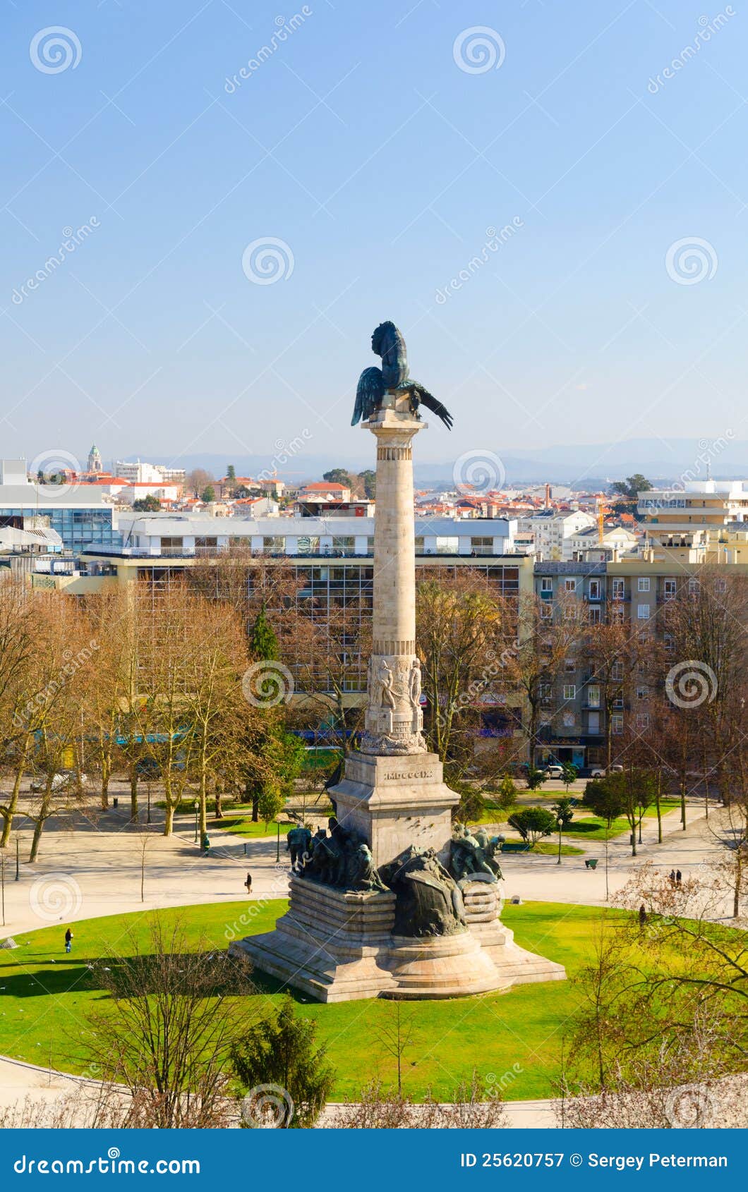 rotunda da boavista monument