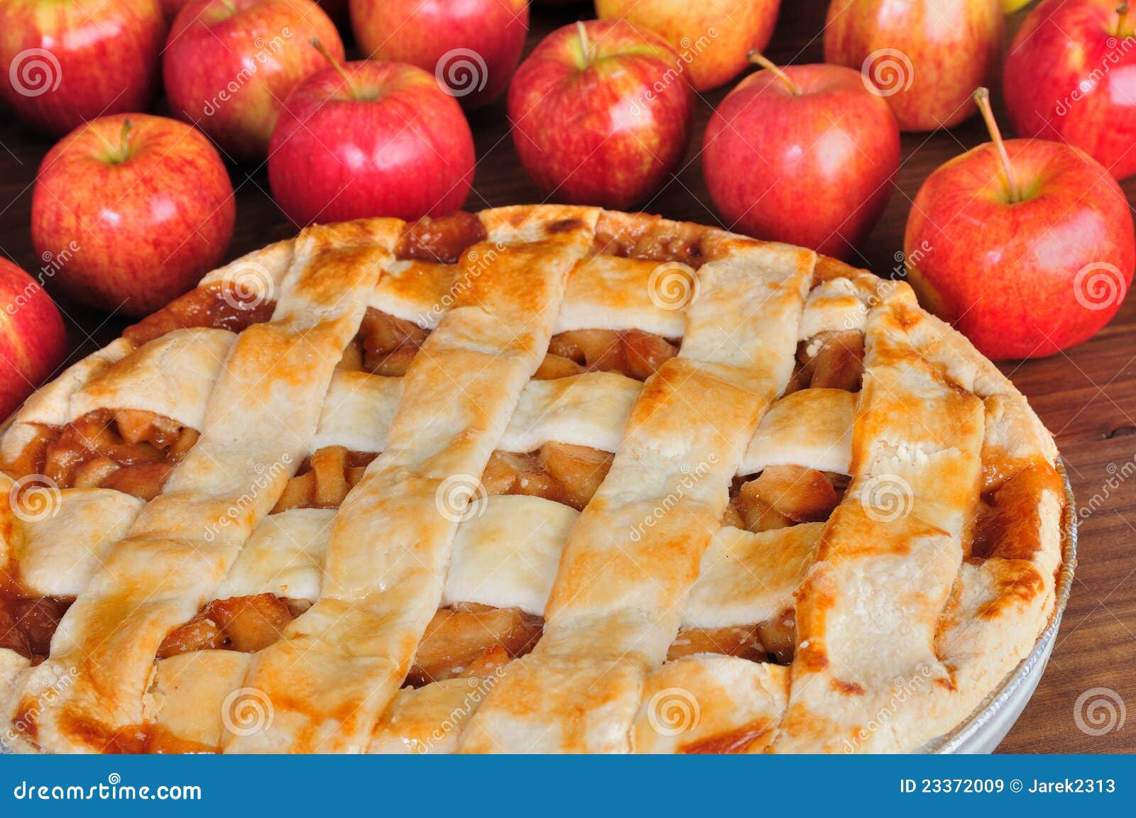 round apple pie