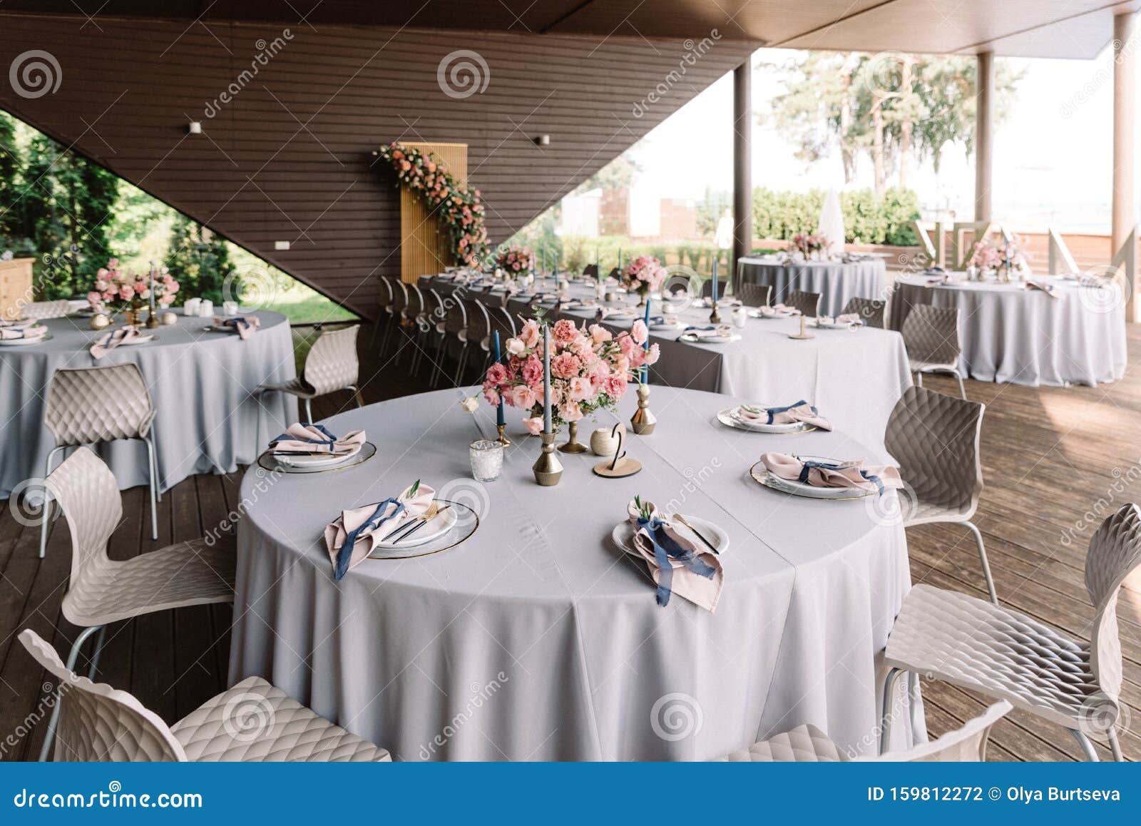 Round Banquet Table In The Restaurant Modern Wedding Decor Stock Photo Image Of Festive