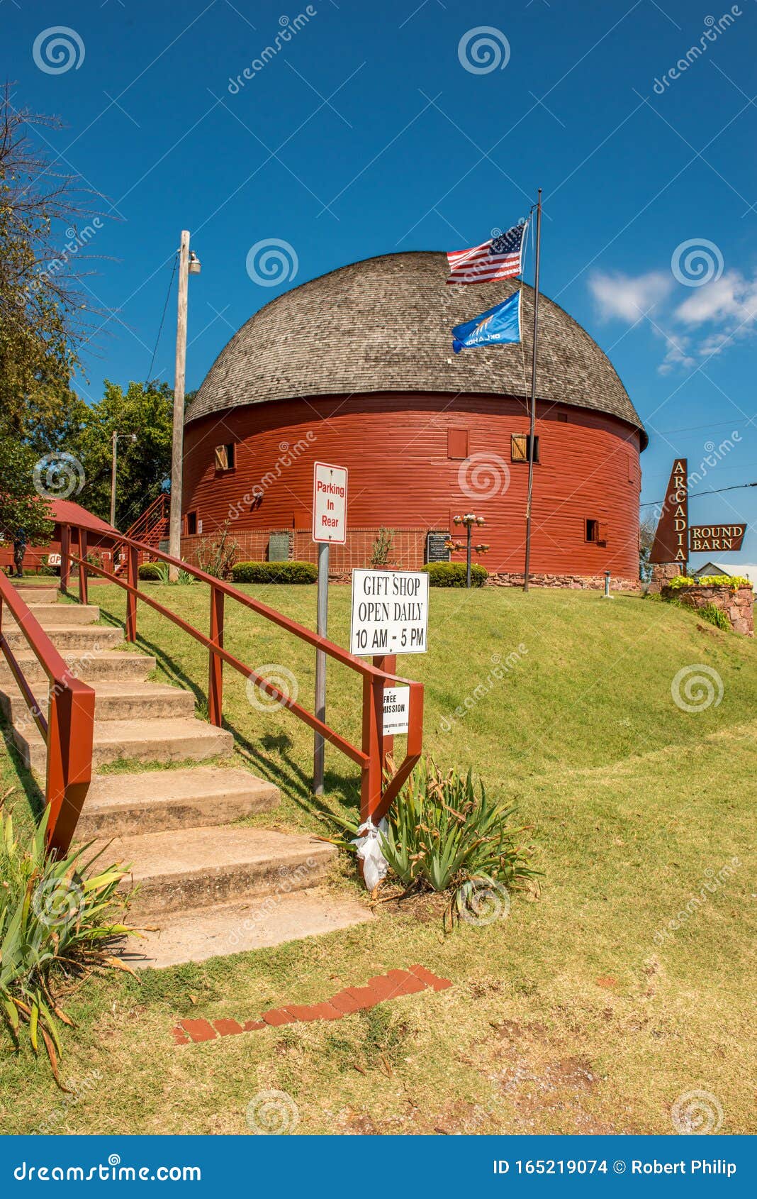 The Round Barn On Historic Route 66 Editorial Stock Image Image