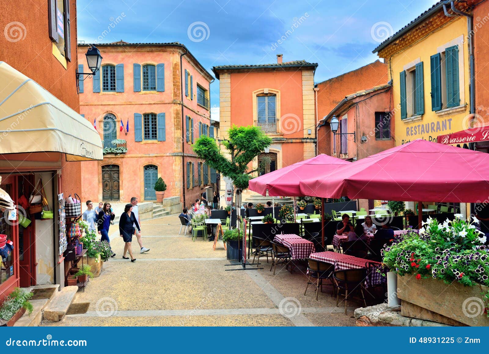 Roussillon editorial image. Image of europe, traditional - 48931225