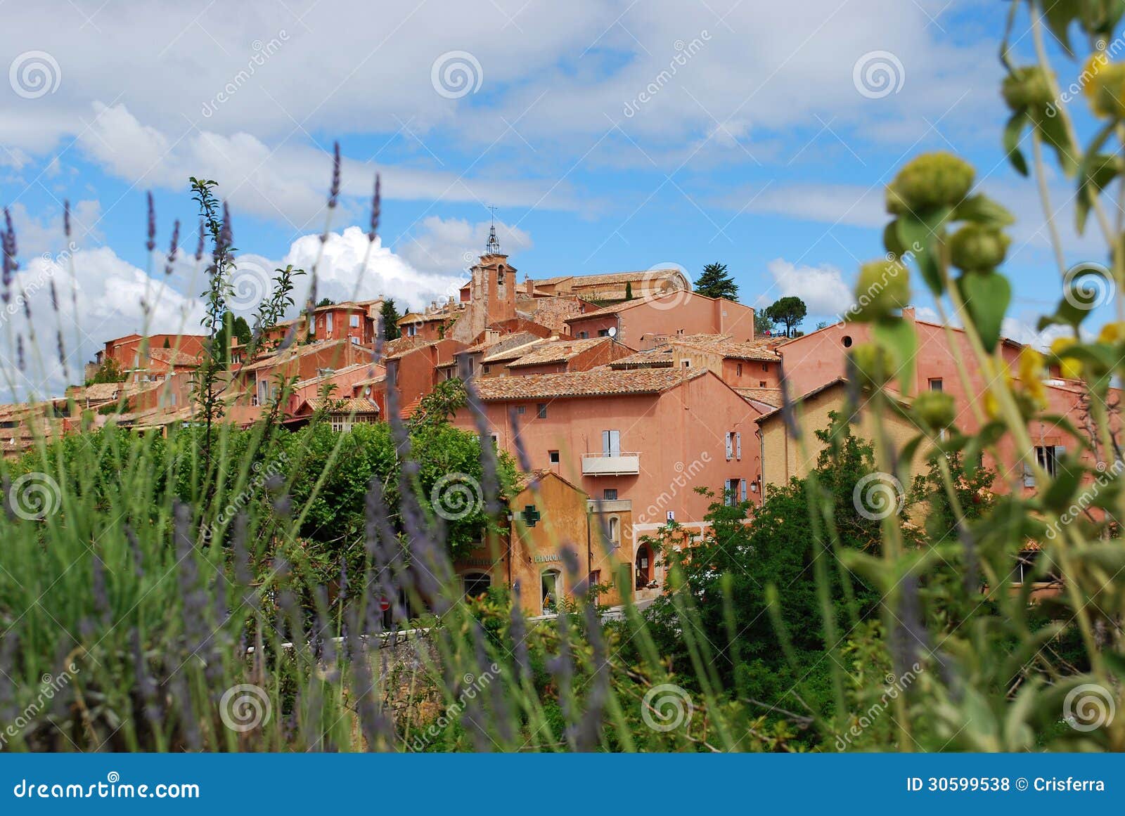 Roussillon by, Frankrike. Färgrik historisk by för ockra av Roussillon, Provence, Frankrike