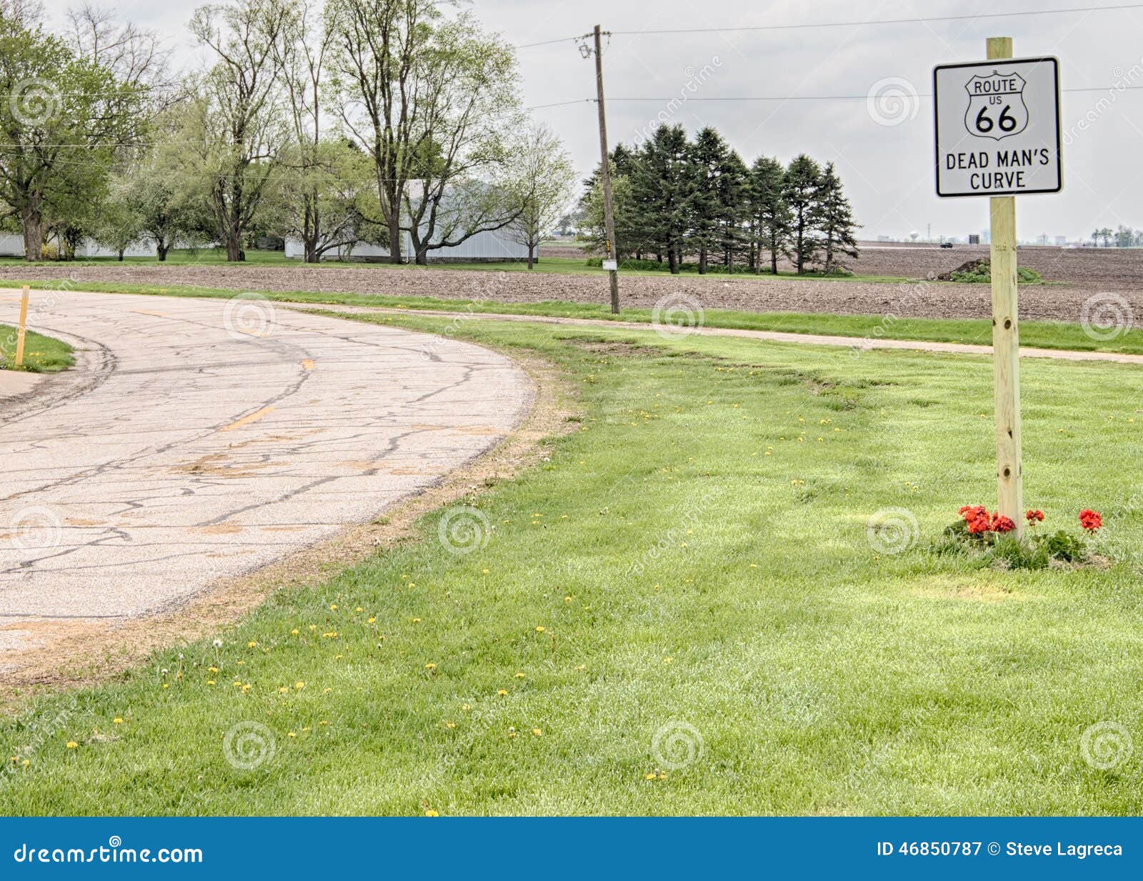 Route 66: Dead Man S Curve, Towanda, IL Stock Image - Image of adventure,  road: 46850787