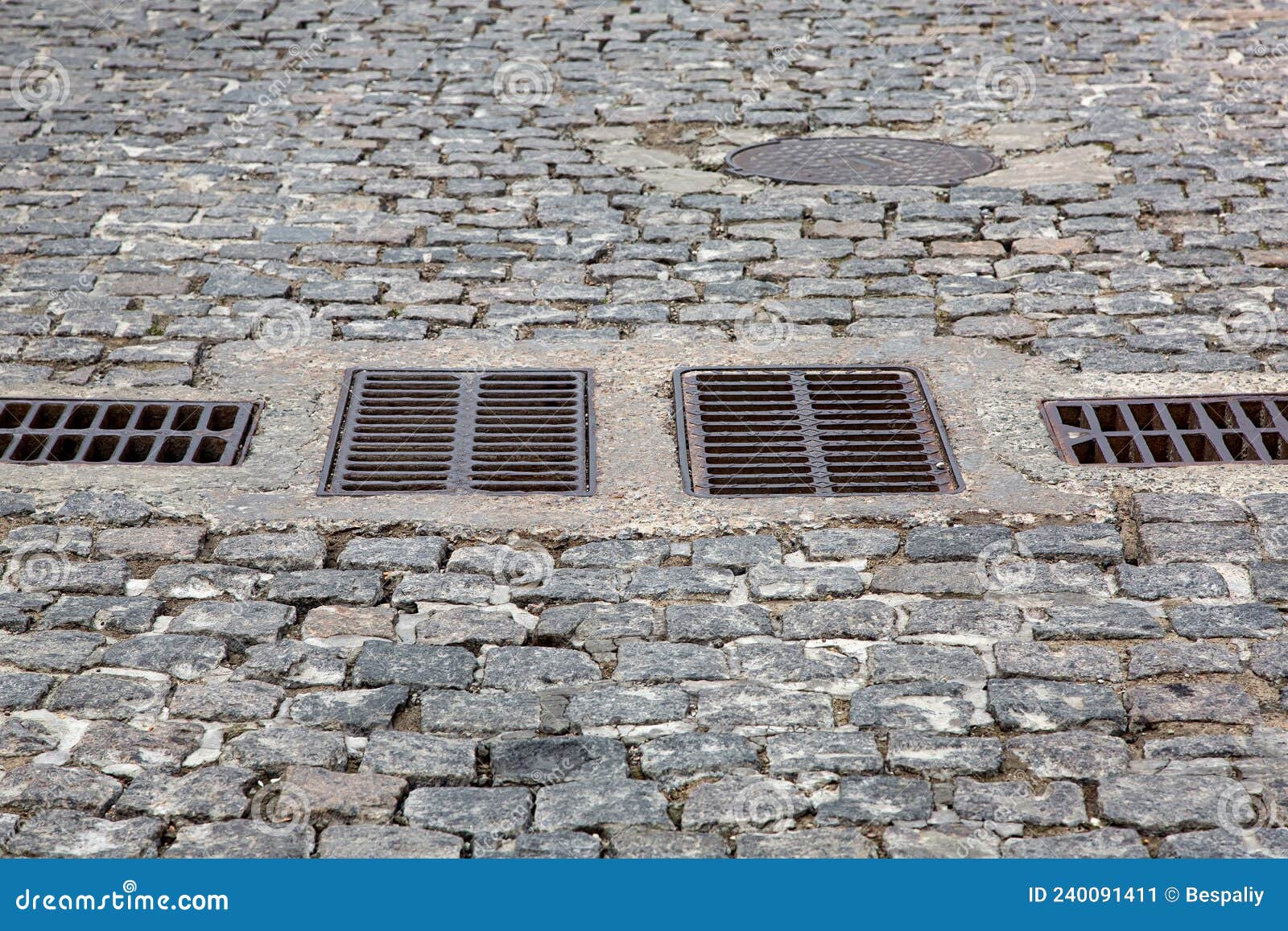 Route En Pierre De Granit Pavé Avec Grilles De Drainage Pour