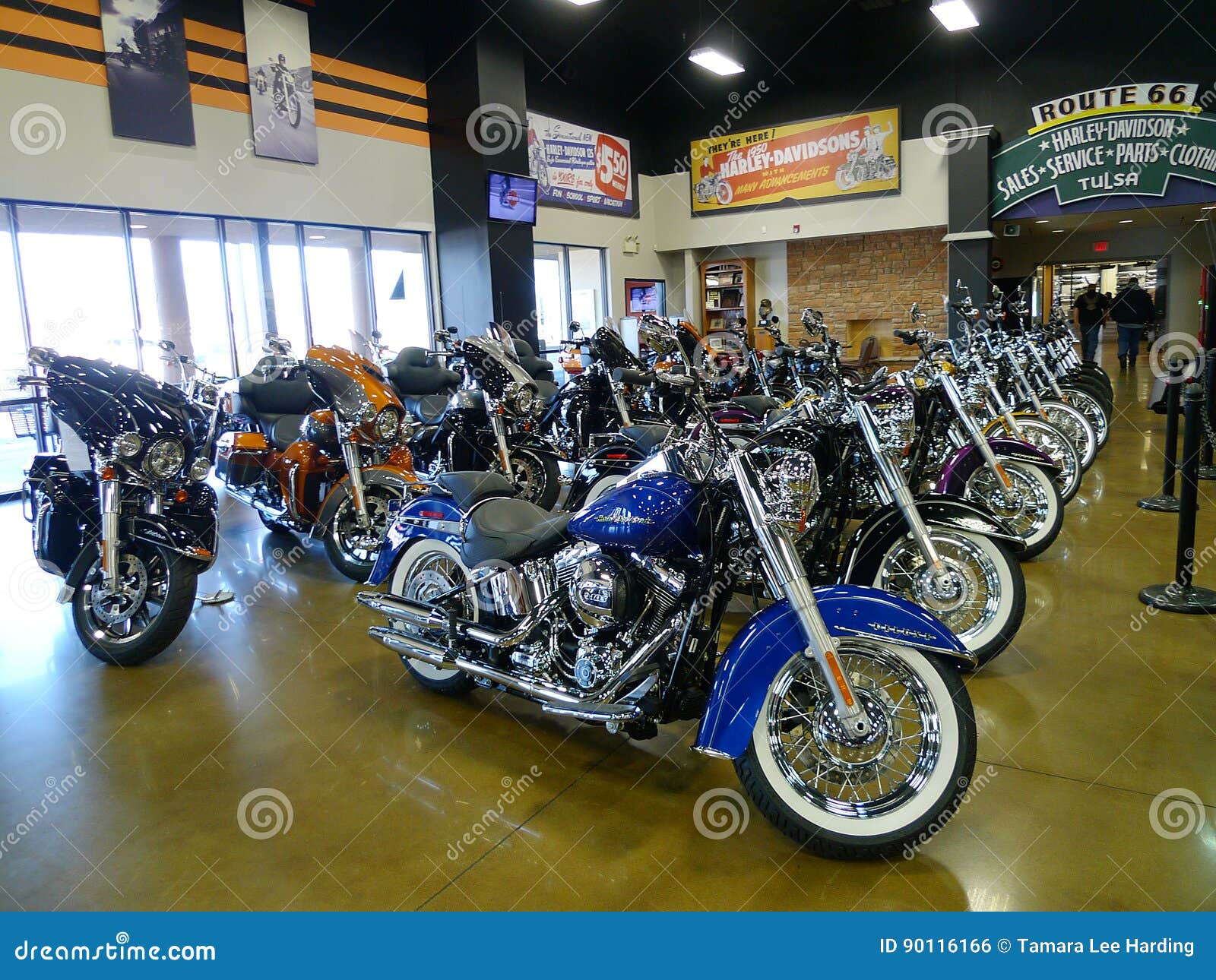 Route 66 Harley Davidson In Tulsa Oklahoma Neue Fahrrader Redaktionelles Foto Bild Von Fahrrad Fahrt 90116166