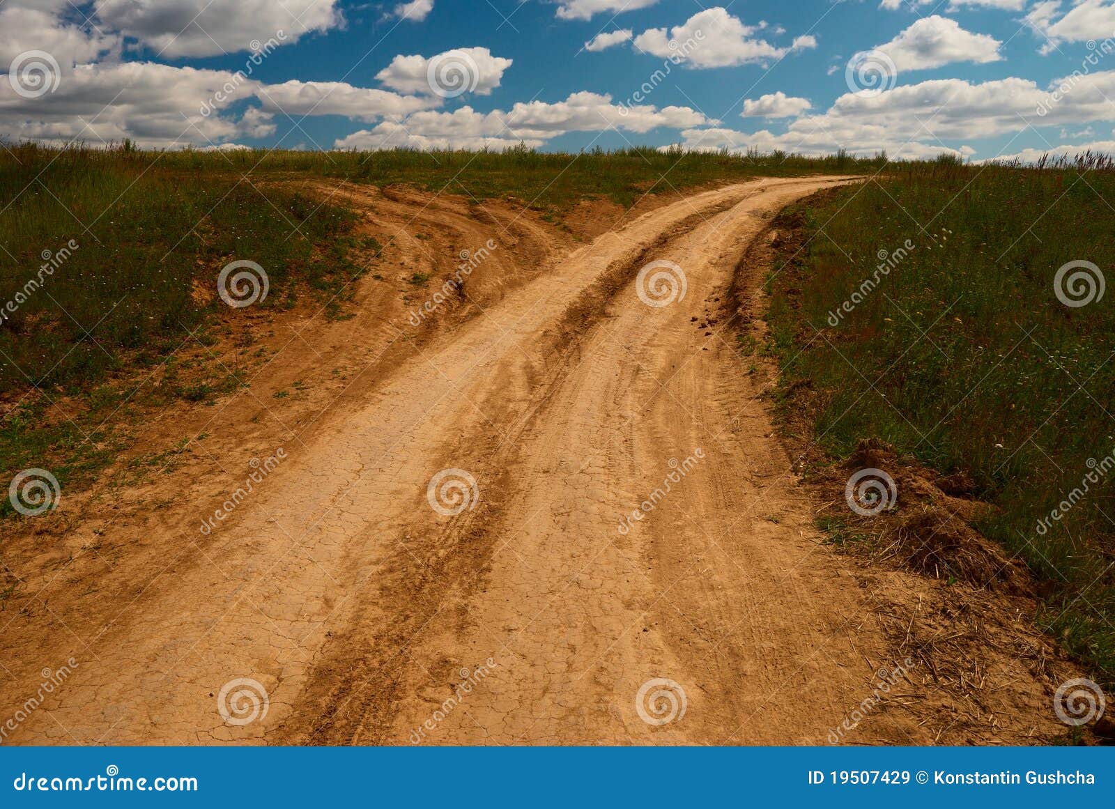 Routes de campagne. Une route de campagne se divise en deux routes