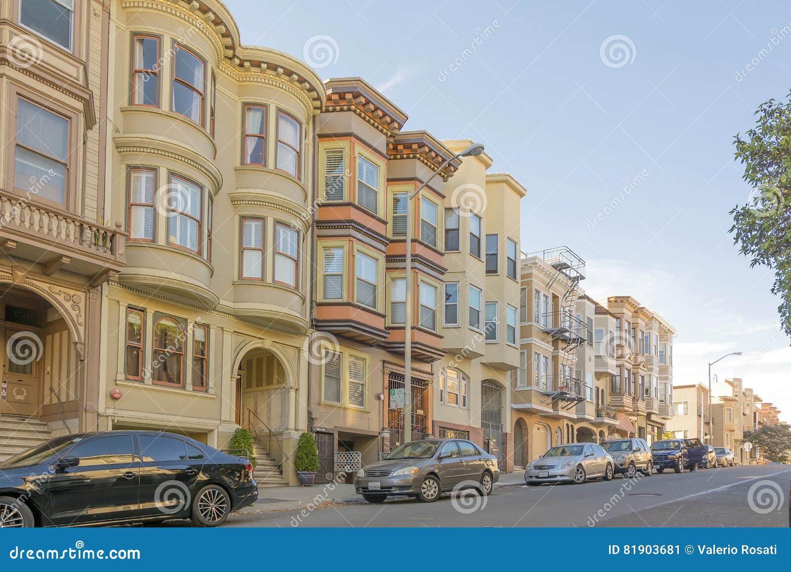 Row of Apartments in San Francisco Editorial Photo Image of alamo